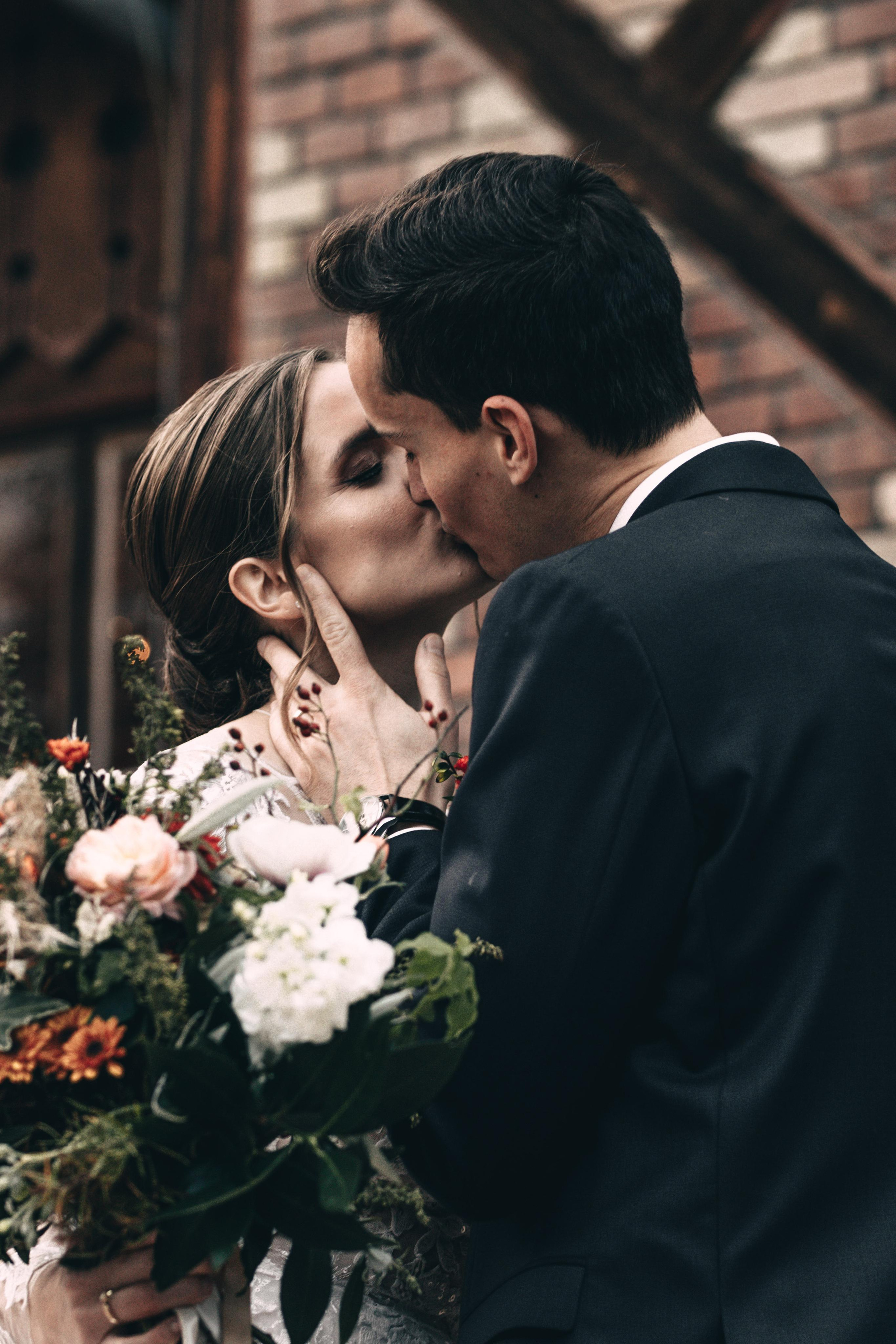 Dana Lišková - Wedding and couple photographer Prague - Wedding photographer Prague - Couple photography - Wedding portraits