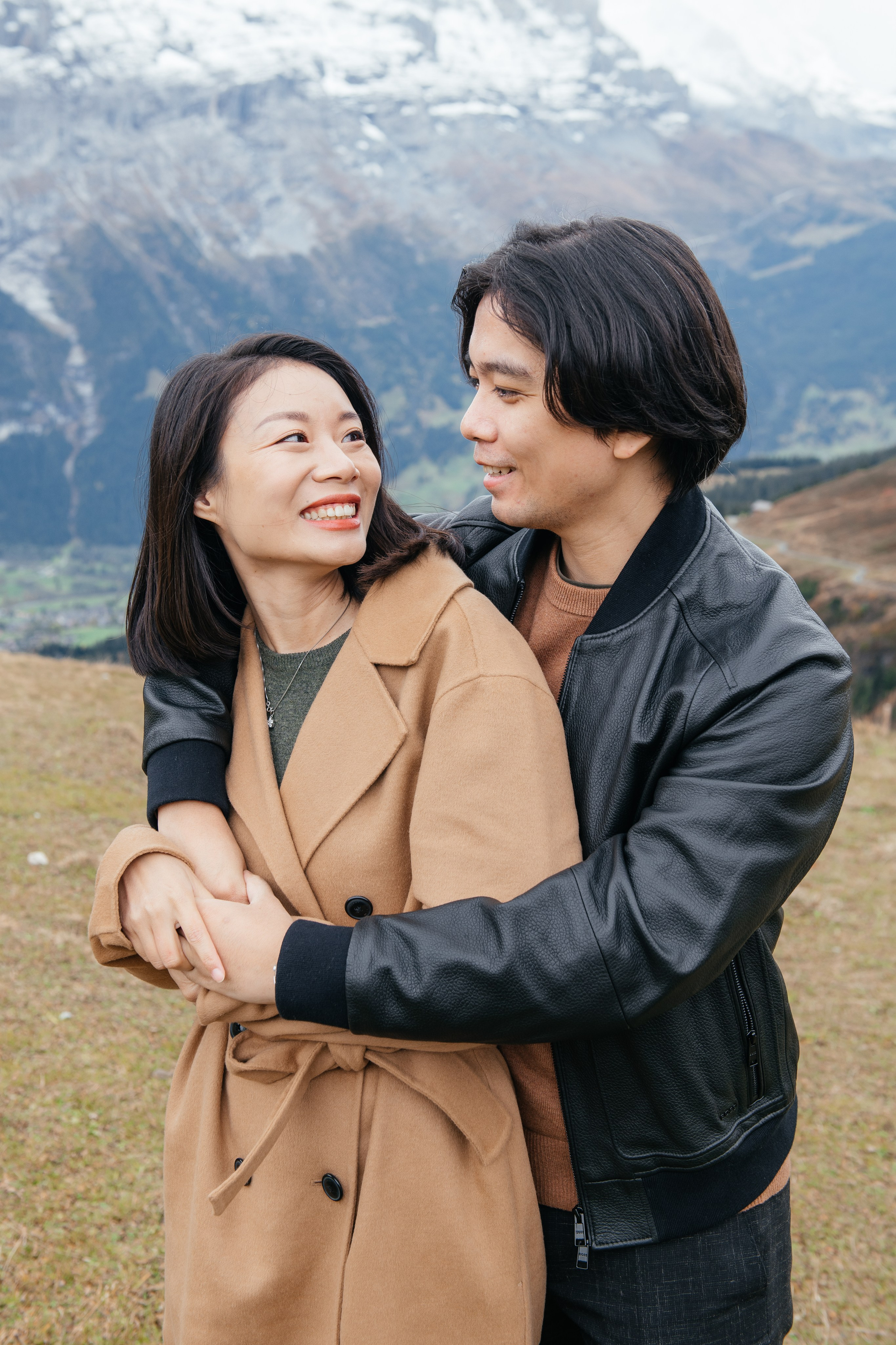 Kaiwen & Xiaoming Grindelwald, Switzerland. I am Elena Altendorfer. Wedding photographer in Zurich and Switzerland