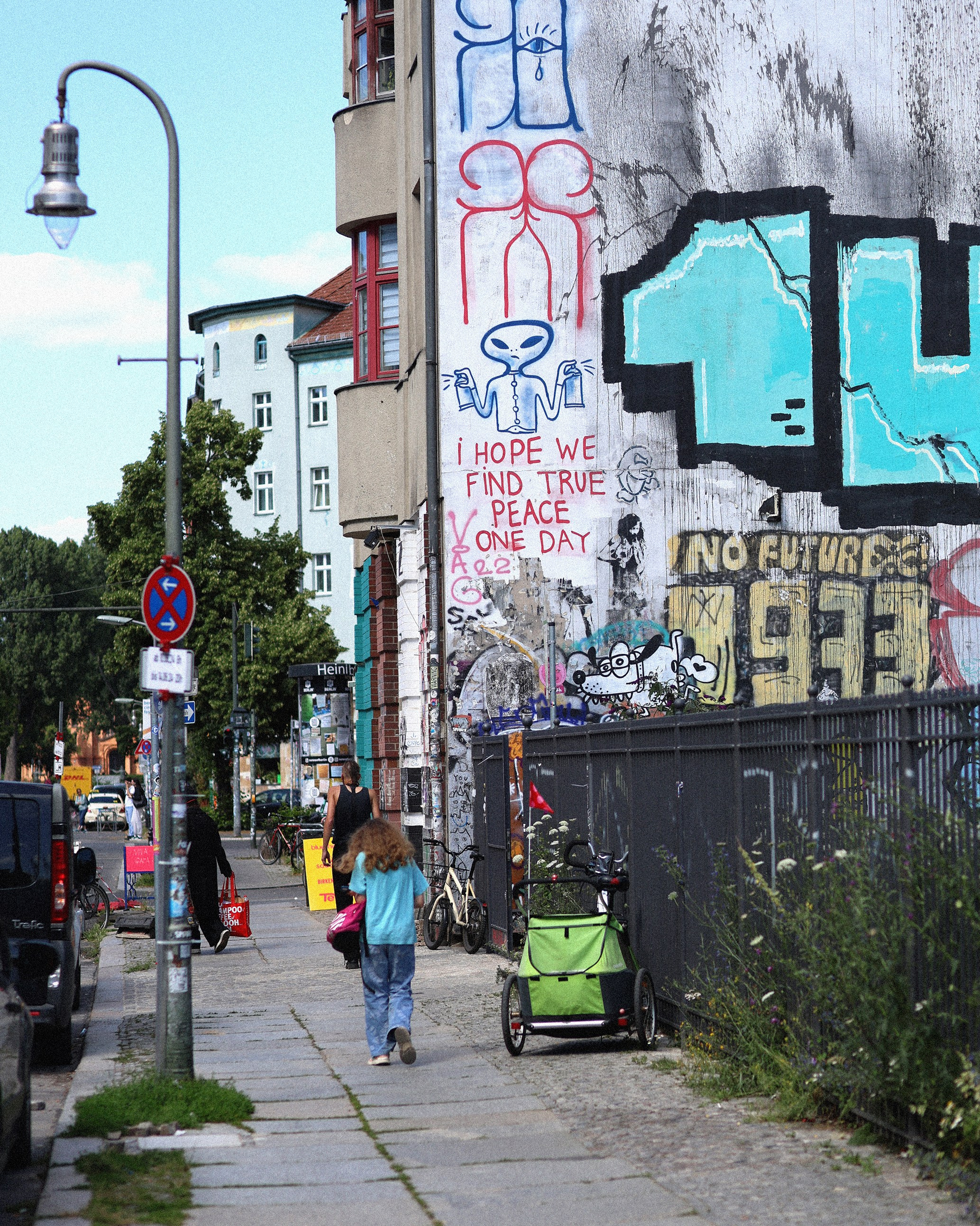 Berliner Mischung (in Farbe). BNW Around Photography