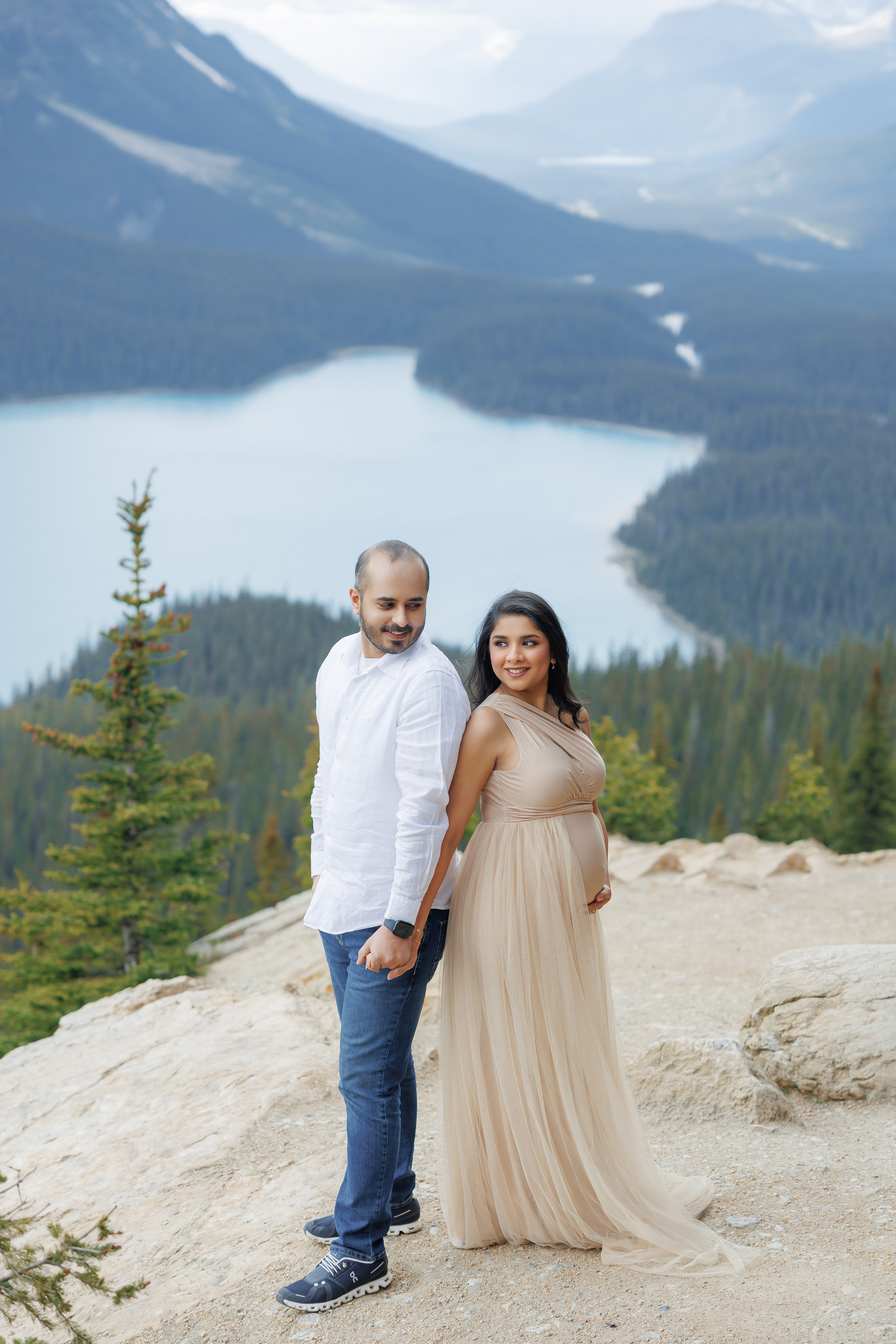 Mountain maternity shoot. Home