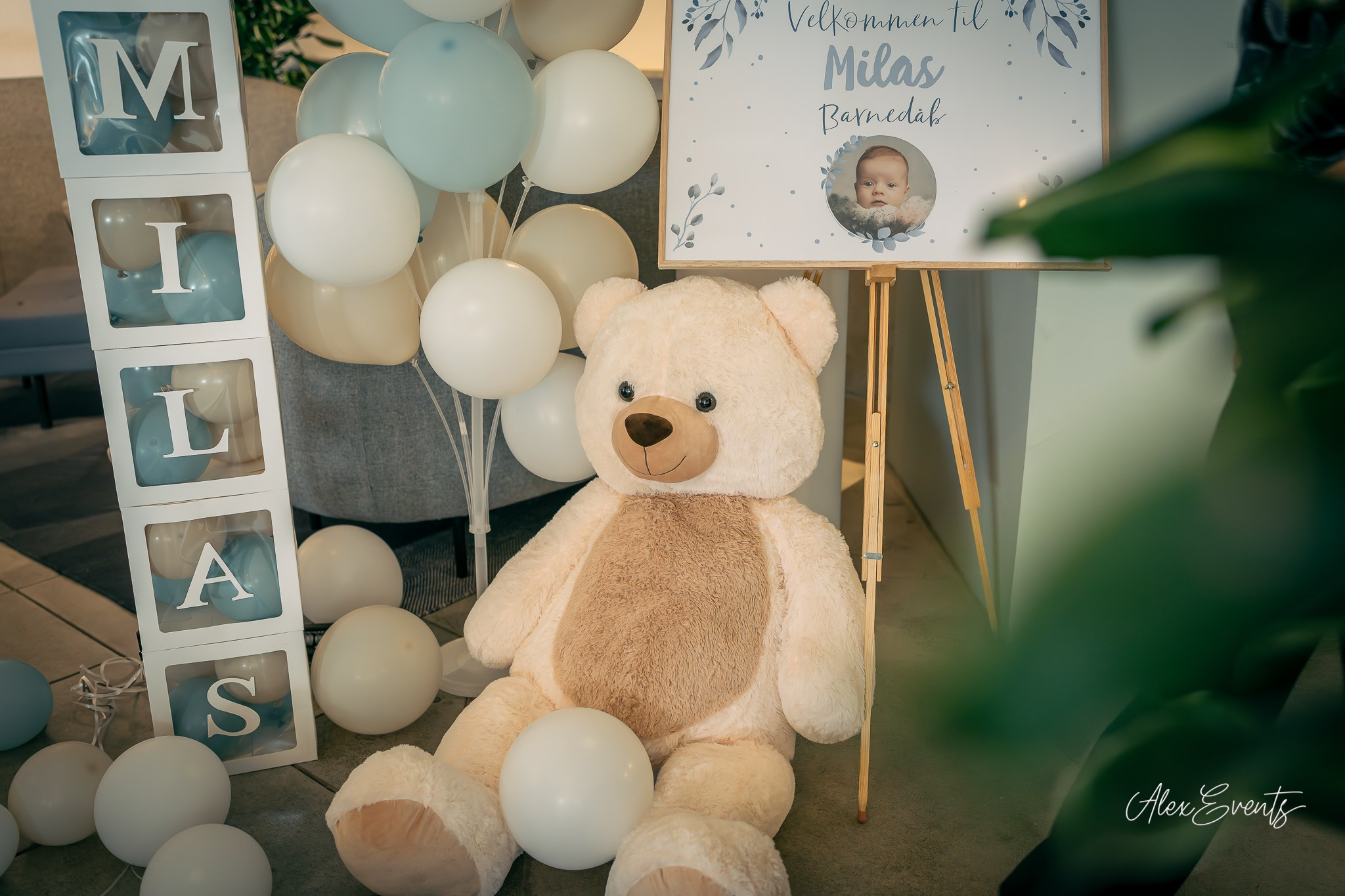 Botez fotografiat in Danemarca la biserica si petrecere | Alex Events. AlexEvents Fotograf / Videograf de evenimente Danemarca DK Horsens, Arhus, Odense, Vejle.Nunta, botez, foto-studio