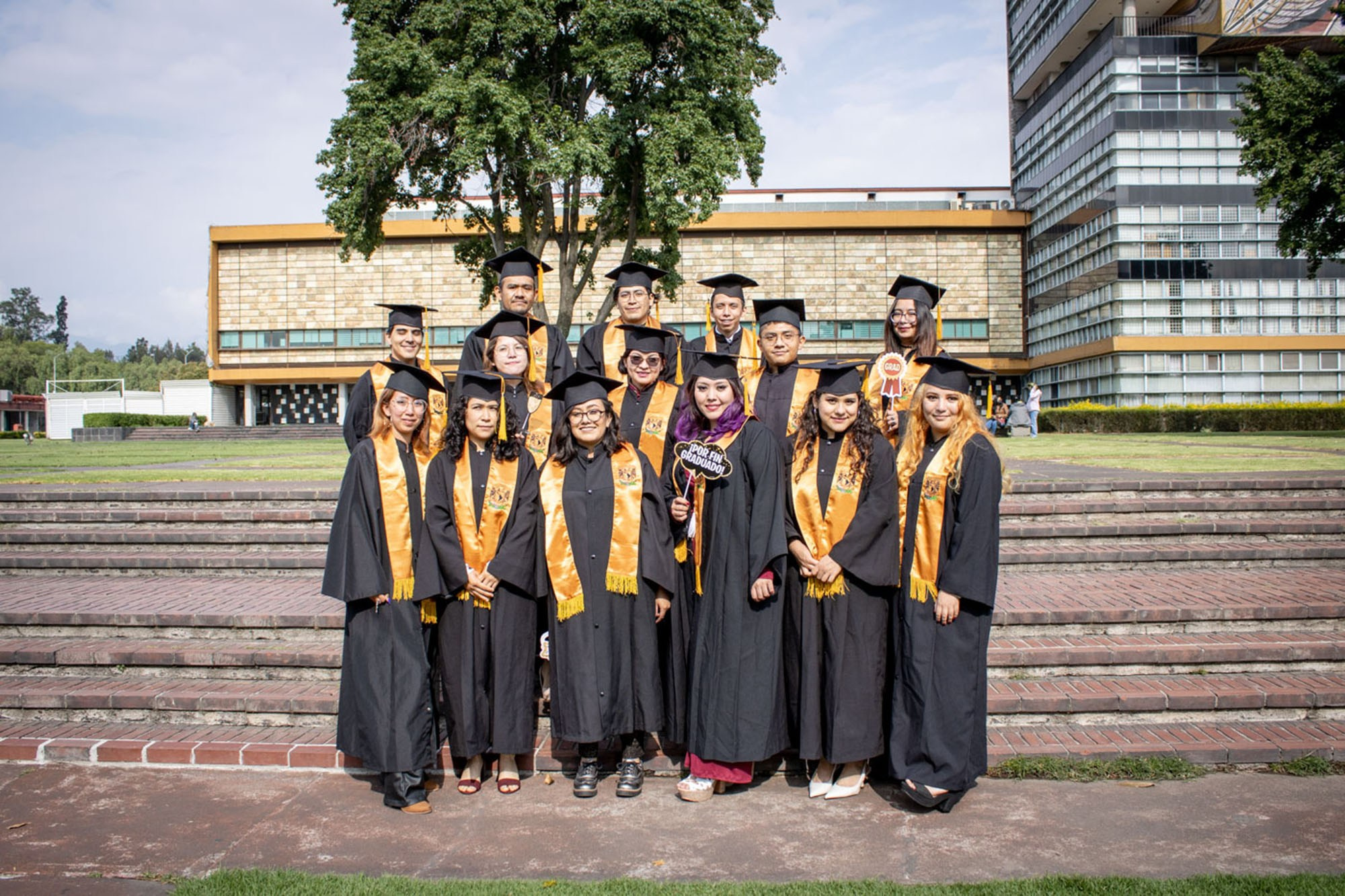 Sesión de fotos de graduación en CU. Marisol Murillo Fotógrafa profesional en Chimalhuacán, Edo. de México