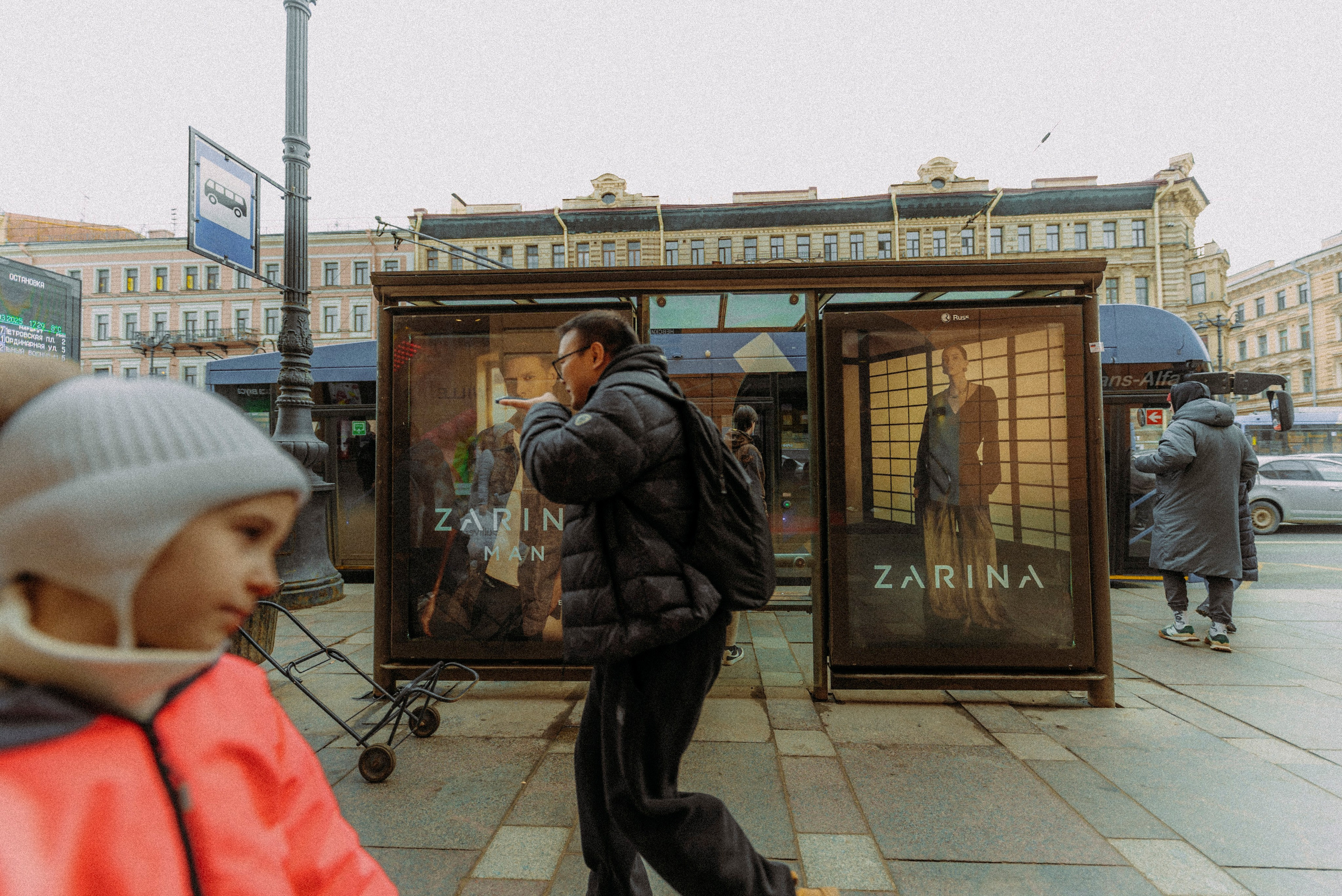 2025. Стрит-фотография, полная абсурда, идиотизма и красоты