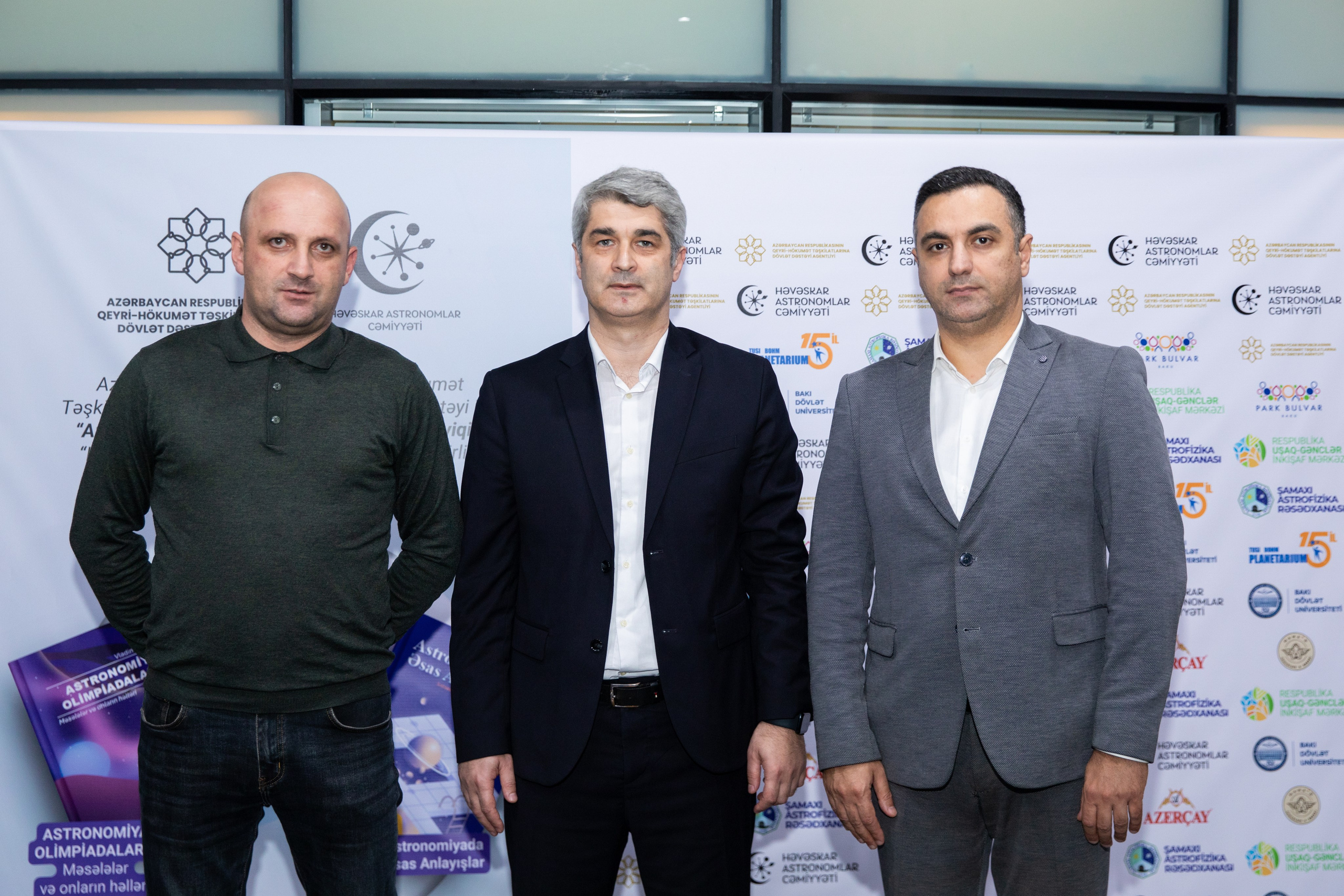 “Astronomiyada Əsas Anlayışlar” kitabının və “Fəza və Zamanın Elçiləri” filminin təqdimatı. Həvəskar Astronomlar Cəmiyyəti — Astronomy.az