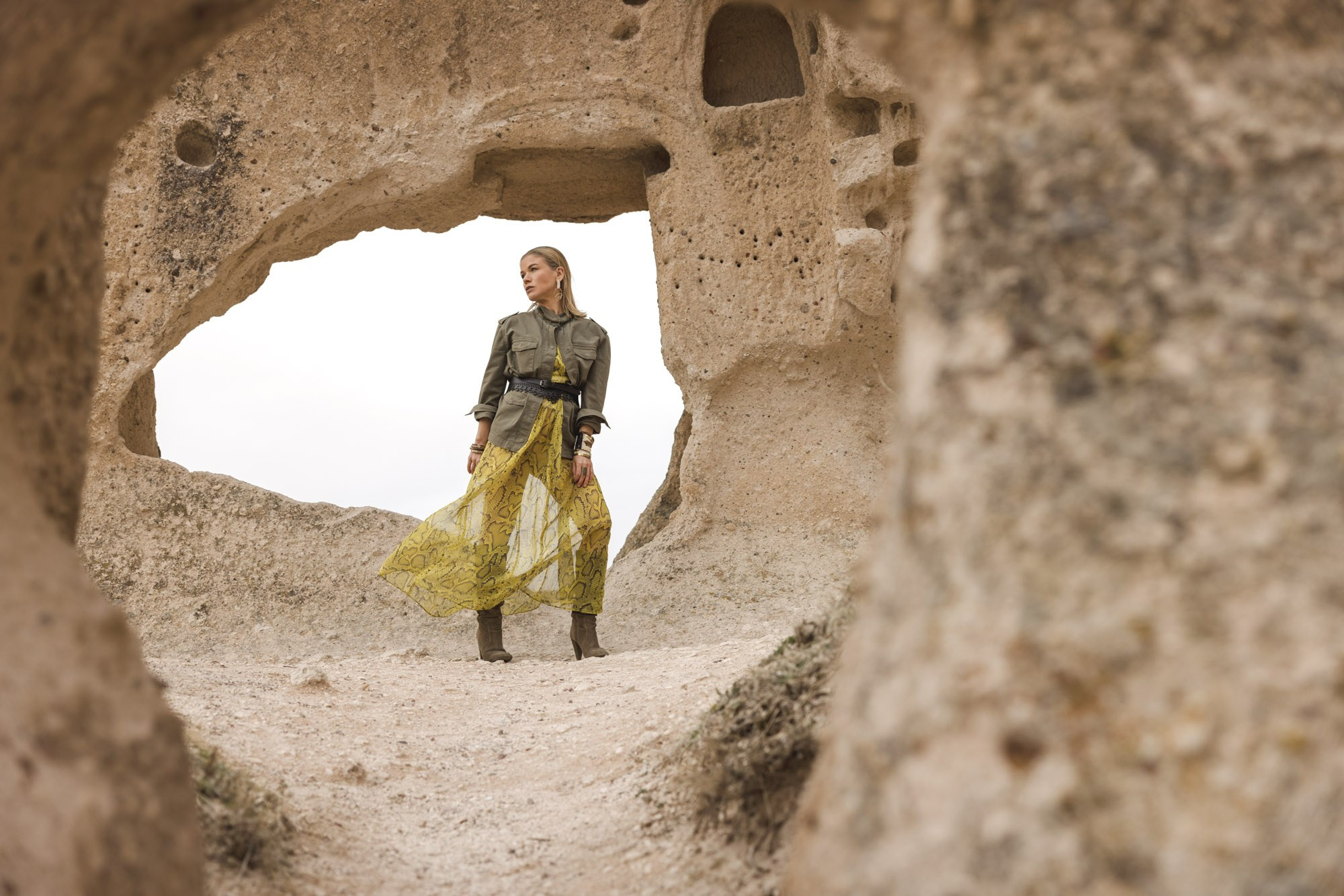 Photoshoot at Uçhisar Castle in Cappadocia. Julia Ganch I Fashion Wedding Photography I Cappadocia Turkey