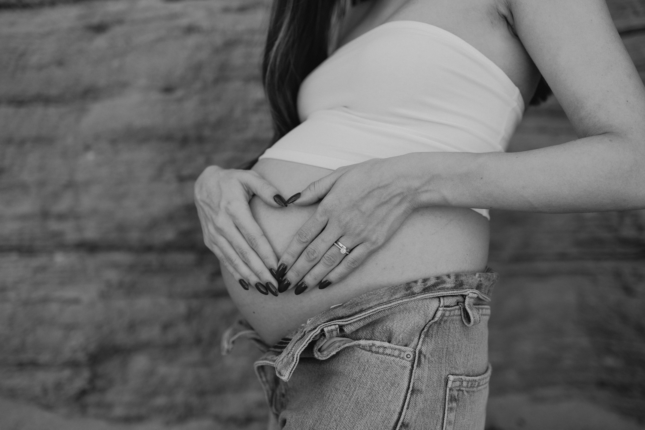Pregnancy photoshoot at sea. דף בית