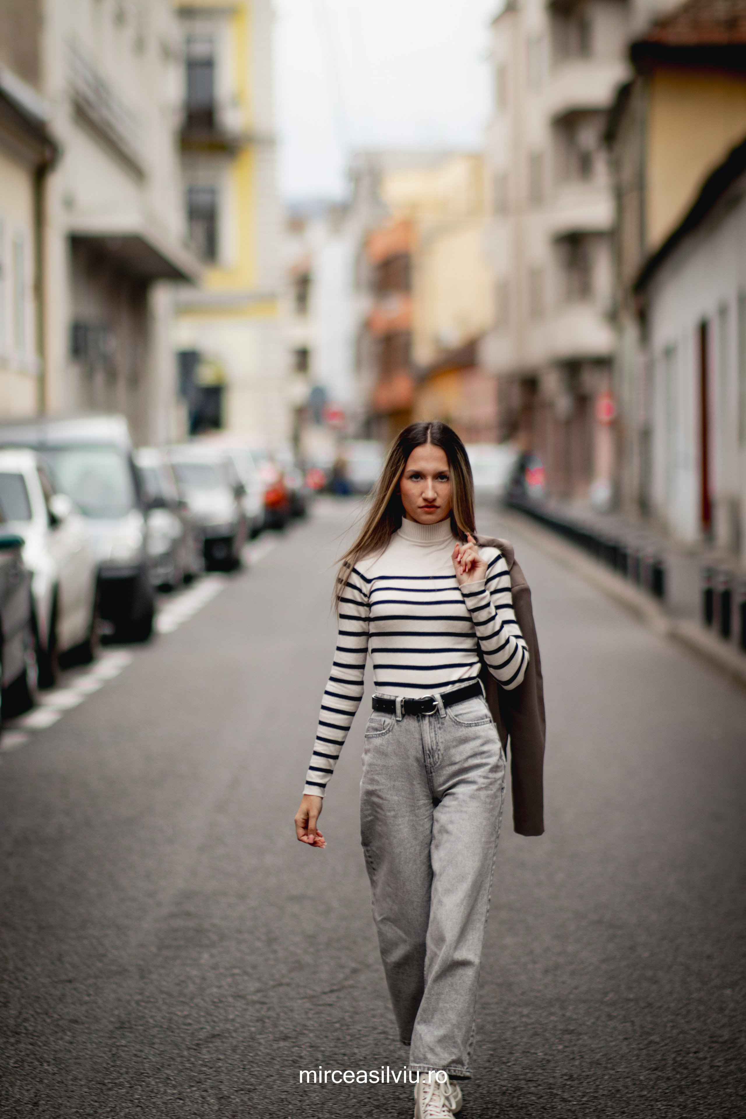 Madalina. Fotograf de portrete și evenimente din Cluj-Napoca. Ședințe foto individuale, nunți, botezuri și aniversări în Cluj și județul Cluj