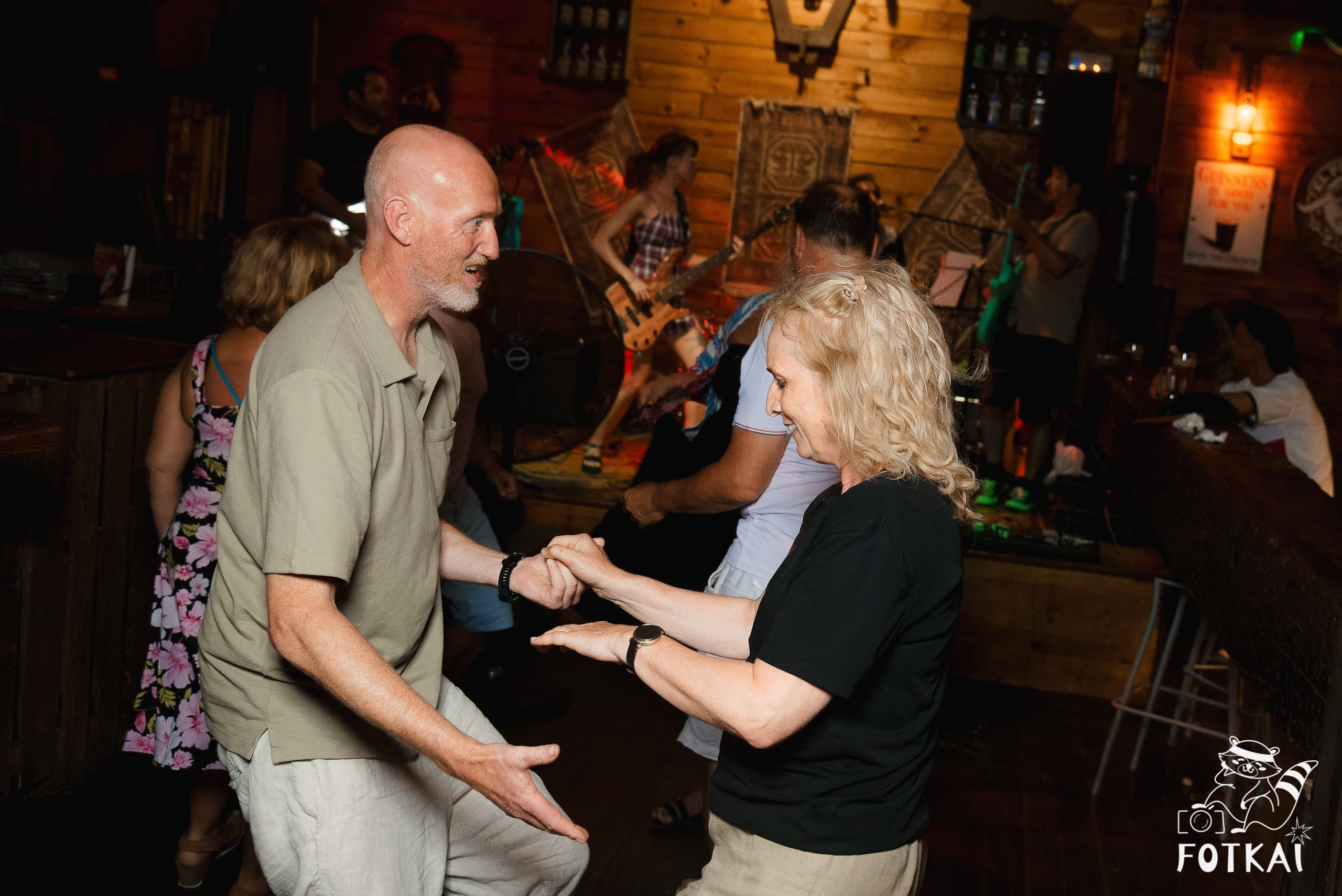 Reportaje fotográfico de FOTKAI | Get Back en El Paso Bar | Torrevieja, España, 12 de julio de 2025