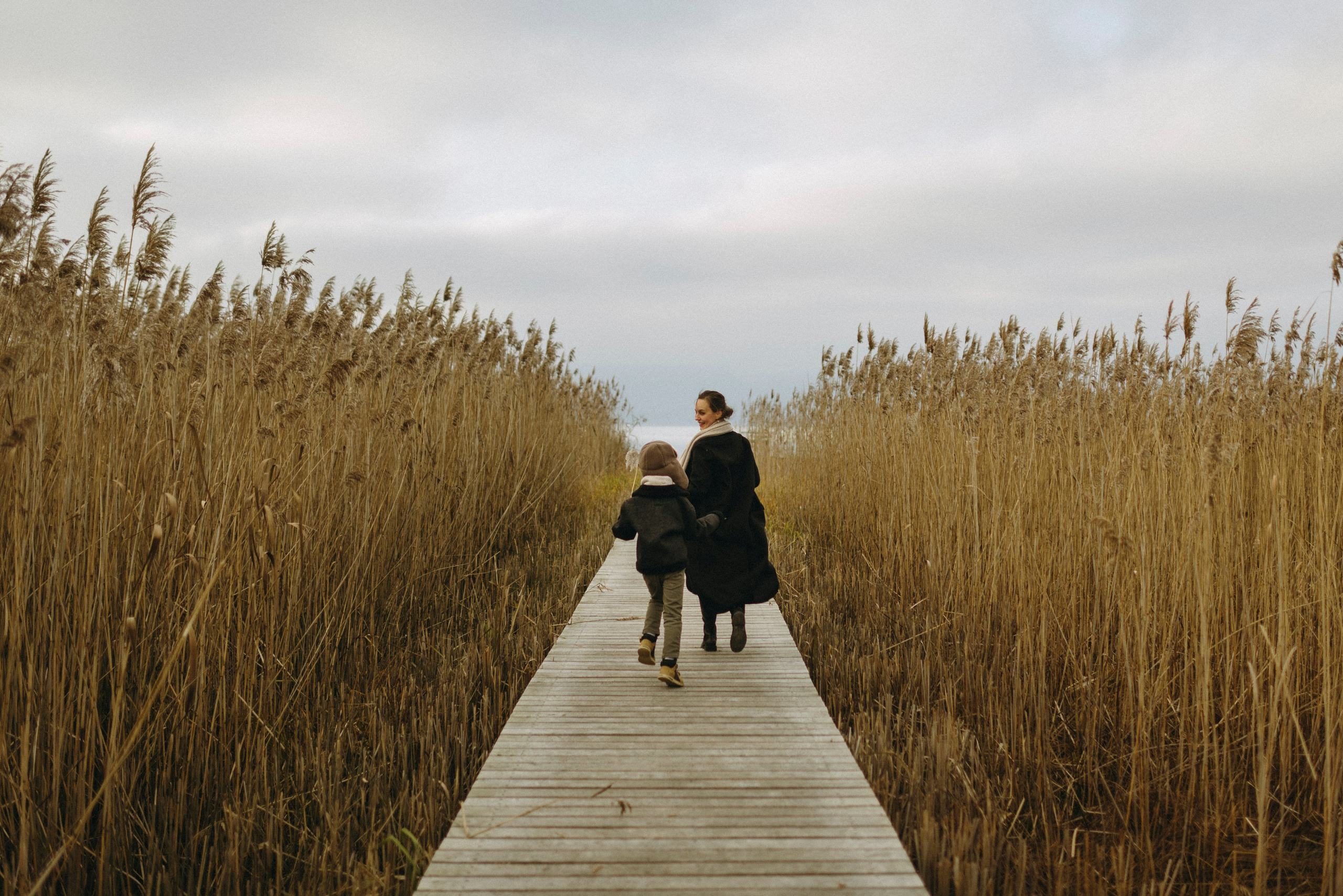 Nastya and Darian. Polina Sobol — family & documentary photographer in Bern. Outdoor & urban photo sessions for families, kids and couples