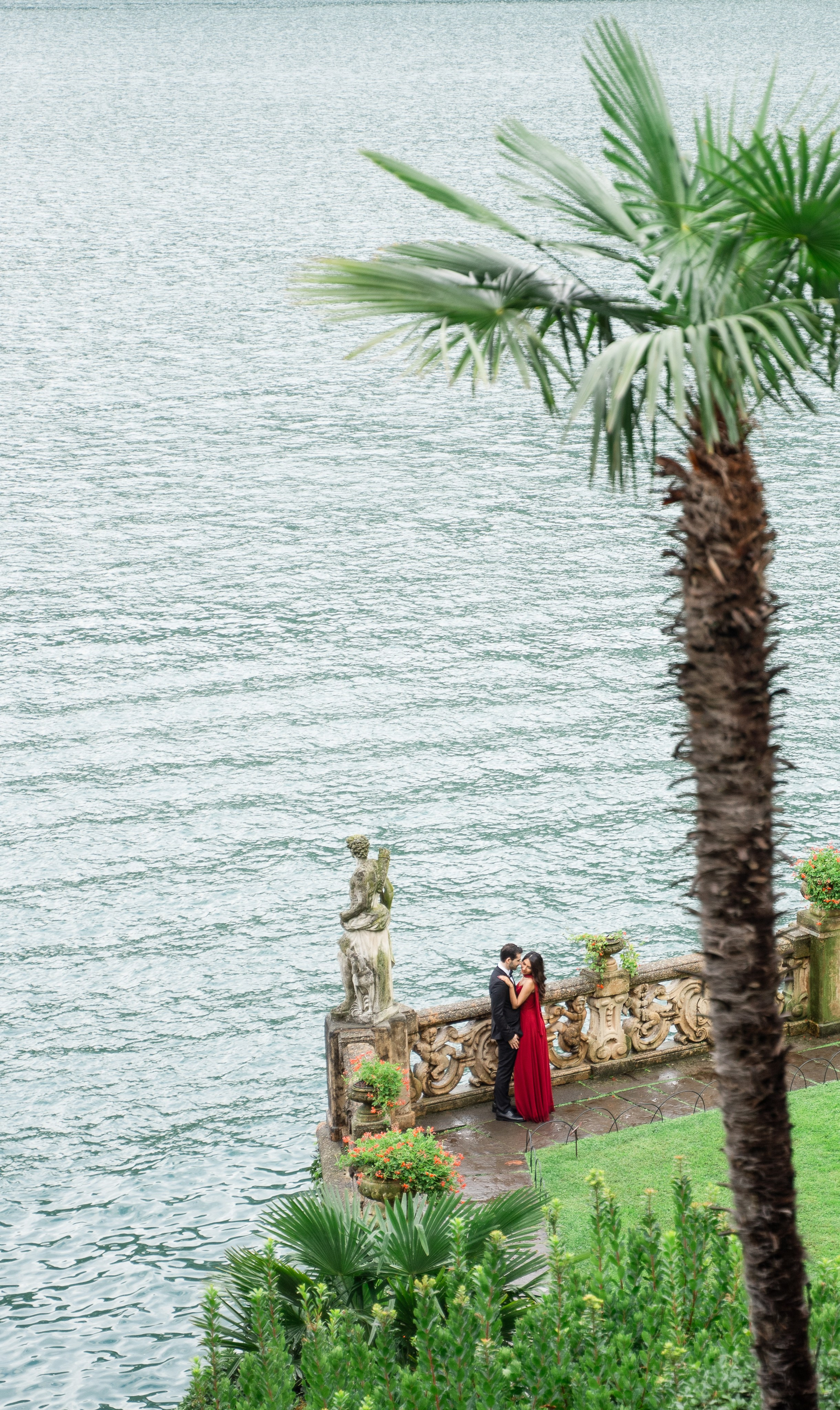 Engagement Photoshoot at the Villa Balbianello. Proposal Photographer in Lake Como