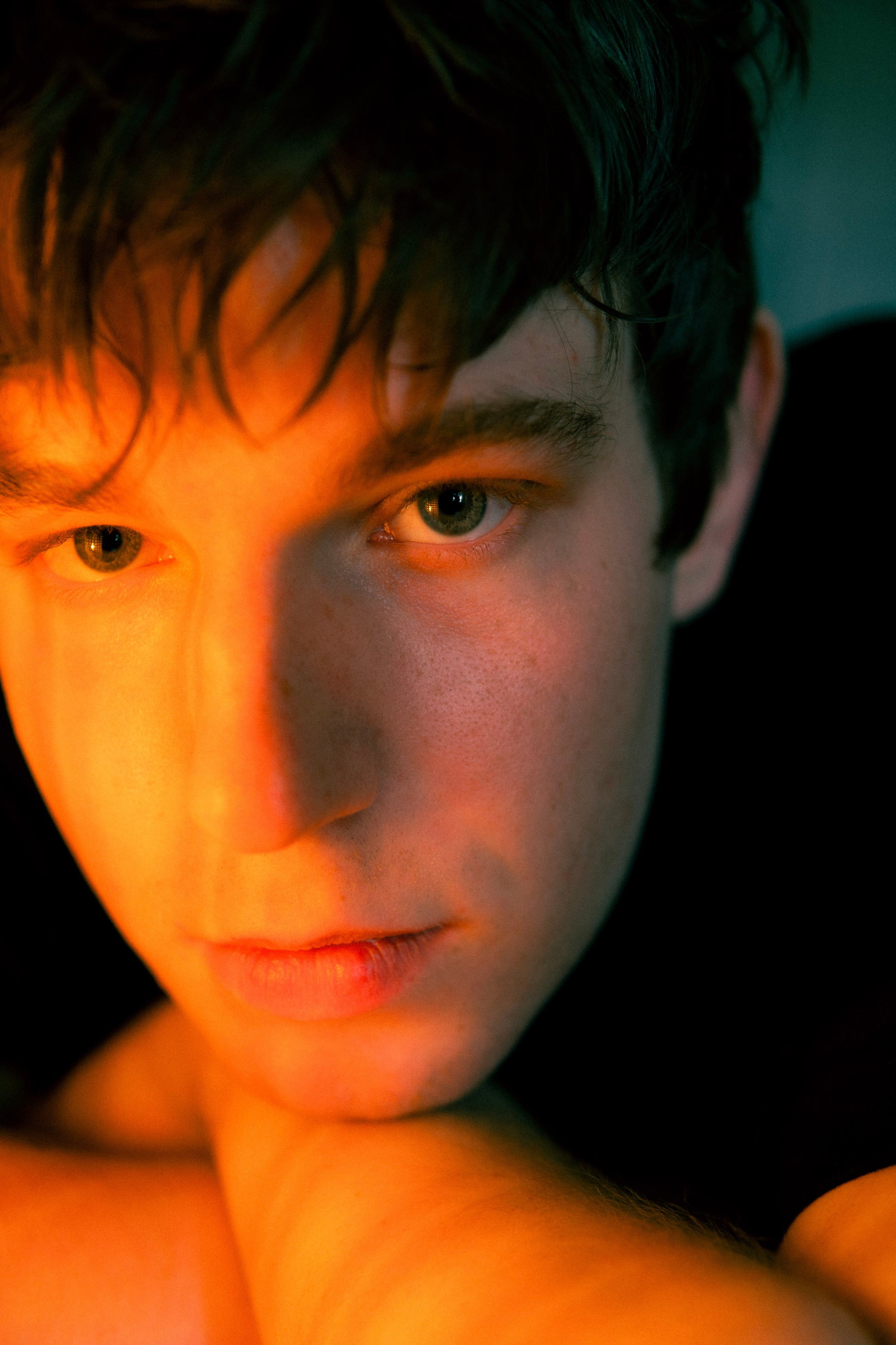 Kaamera ühel või teisel küljel. Meeste ja naiste fotograaf Tallinnas Anna Sipari