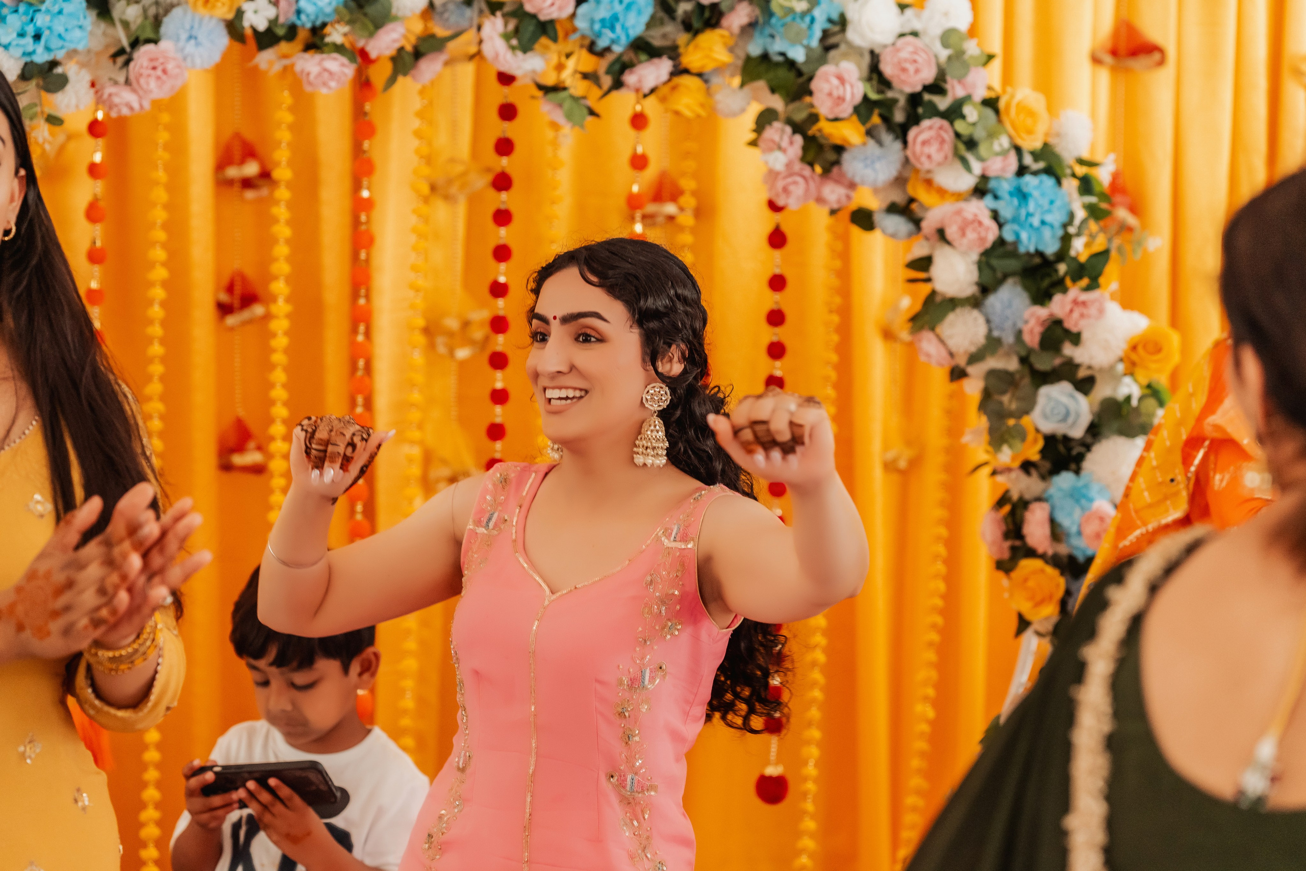 Gurchain & Tegvir. Wedding Photographer & Cinematographer studios