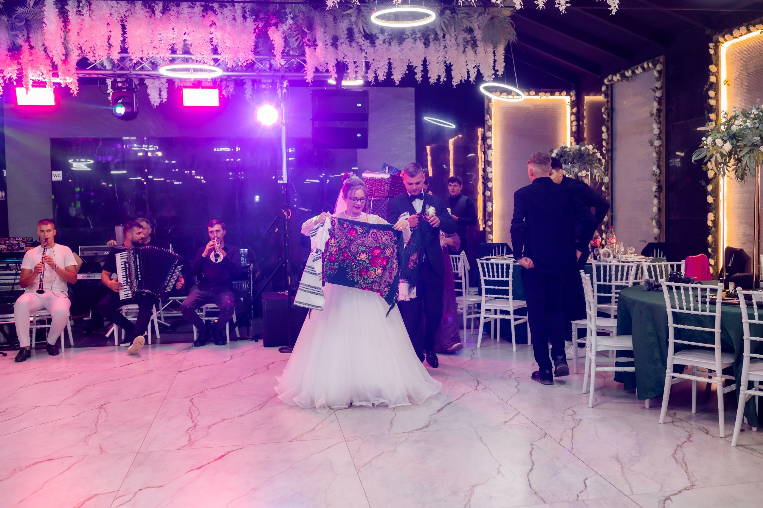 * fotograf stare civilă Siret* fotograf Bucovina* fotograf nuntă Suceava* fotograf Iași Botoșani* stare civilă tradițională* ie românească nuntă* AlinoFotoStudio* fotograf Andrei și Andreea- Alin Chirilă fotograf – stare civilă Siret, Suceava, Andrei și Andreea în ie tradițională, poveste spusă prin fotografiefotograf stare civilă Siret Suceava Alin Chirilă – miri îmbrăcați în costum tradițional bucovineanAlin Chirilă fotograf nuntă Siret Suceava – stare civilă autentică în Bucovina, emoții realefotograf Siret Suceava Alin Chirilă – Andrei și Andreea la starea civilă în ie tradiționalăstare civilă Siret fotograf Alin Chirilă – cadre naturale cu miri în costum popular din Bucovinafotograf nuntă Siret Suceava Alin Chirilă – povestitor prin fotografie, moment emoționant la starea civilăAlin Chirilă fotograf stare civilă Siret – iubire autentică surprinsă în stil documentarfotograf Bucovina Siret Alin Chirilă – stare civilă în ie tradițională, cadre pline de emoțieAlin Chirilă fotograf Suceava – Andrei și Andreea spun DA la starea civilă în Siretfotograf stare civilă Suceava Siret Alin Chirilă – poveste de iubire în stil tradițional românesc - Alin Chirilă fotograf profesionist, AlinoFotoStudio, fotograf evenimente Siret, Suceava County, Iași, Bacău County, Botoșani, Neamț County, fotograf nunți, botezuri, cununii civile, portrete și momente autentice surprinse elegant.- Alin Chirilă surprinde momente elegante de nuntă și evenimente speciale prin AlinoFotoStudio, fotograf disponibil în Siret, Suceava County, Iași, Bacău County, Botoșani și Neamț County, specializat în nunți, botezuri și cununii civile. - Alin Chirilă fotograf profesionist, AlinoFotoStudio, fotograf nuntă și evenimente în Siret, Suceava, Iași, Bacău, Botoșani și Piatra Neamț, fotograf nunți, botezuri, cununie civilă, ședințe foto, trash the dress, logodnă, familie, portrete și fotografii autentice. - AlinoFotoStudio by Alin Chirilă, fotograf evenimente premium în Suceava County, Iași County, Bacău County, Botoșani County și Neamț County, fotograf de familie, fotograf ceremonii religioase, petreceri și momente emoționante. - Alin Chirilă fotograf, povestitor prin fotografie, servicii foto profesionale pentru mireasă, mire, pregătiri nuntă, biserică, restaurant, valsul mirilor, tradiții românești și amintiri de neuitat în Moldova.