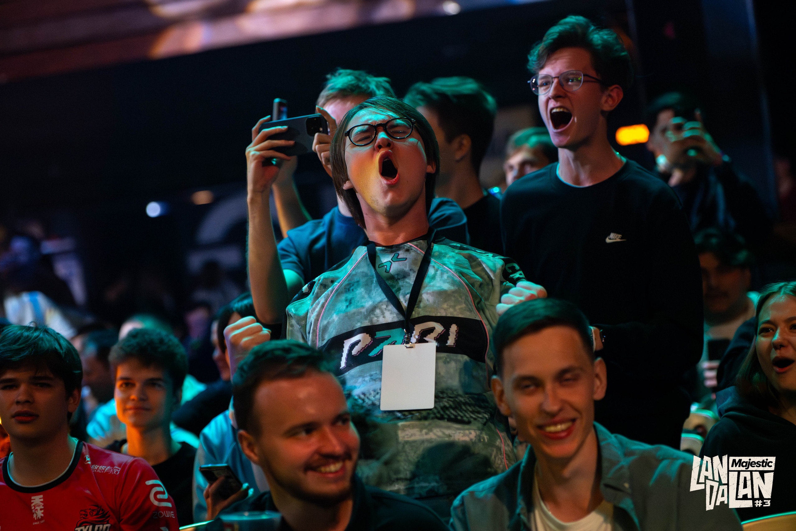 LanDaLan & FRAG & GLuck Yungstar & UCA