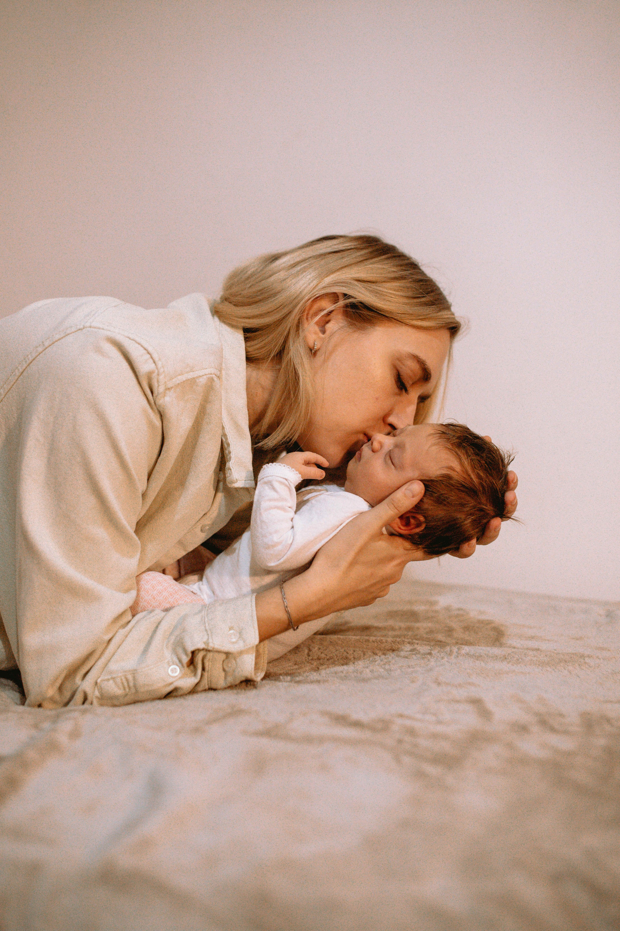 HOME PHOTOSESSION NEWBORN. Https://shi-photo.com/