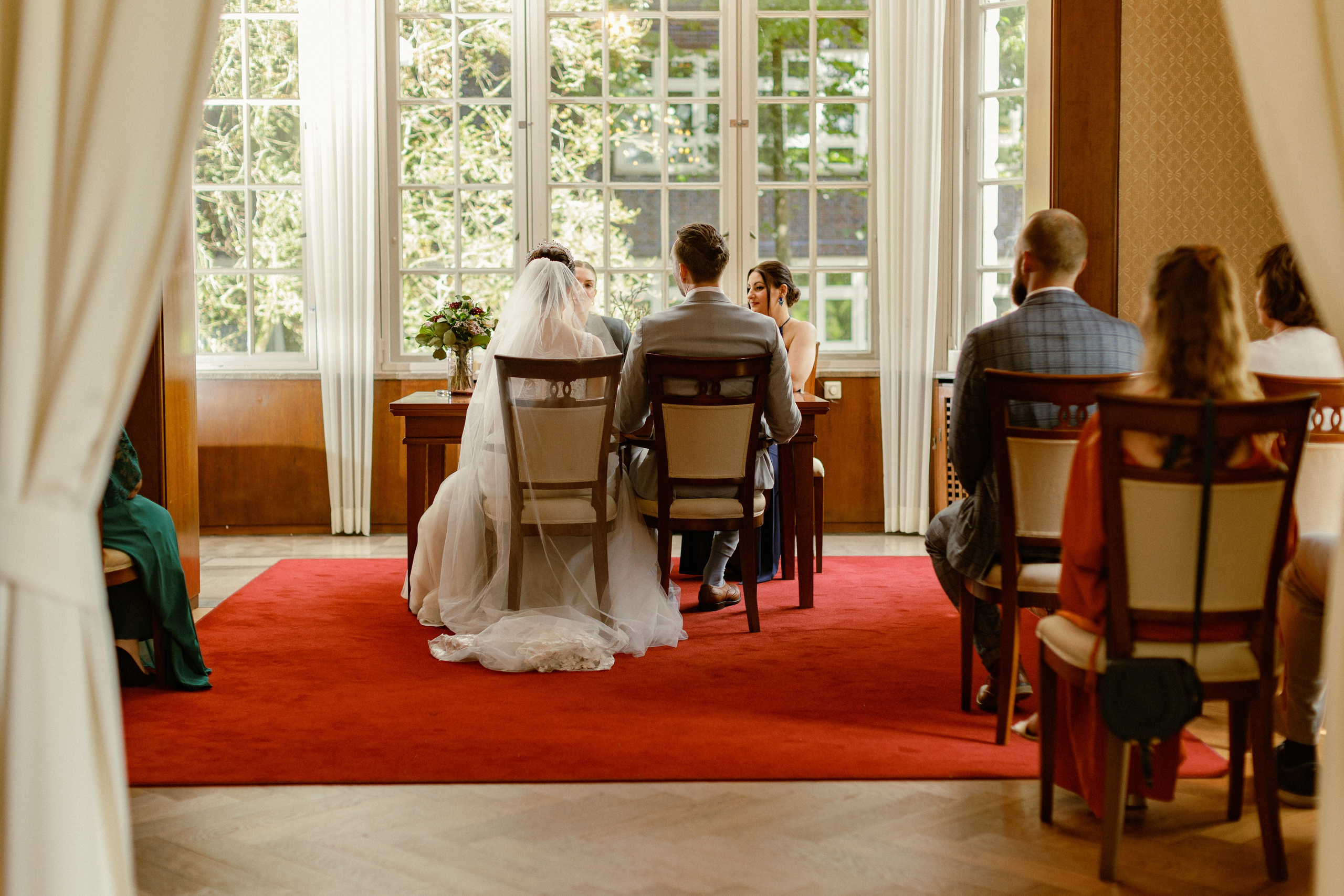 Hochzeitsfotografie in der Weißen Villa Elmshorn | Historischer Charme in Schleswig-Holstein. Hochzeitsfotograf und Hochzeitsvideograf aus Hamburg | Roka21Film