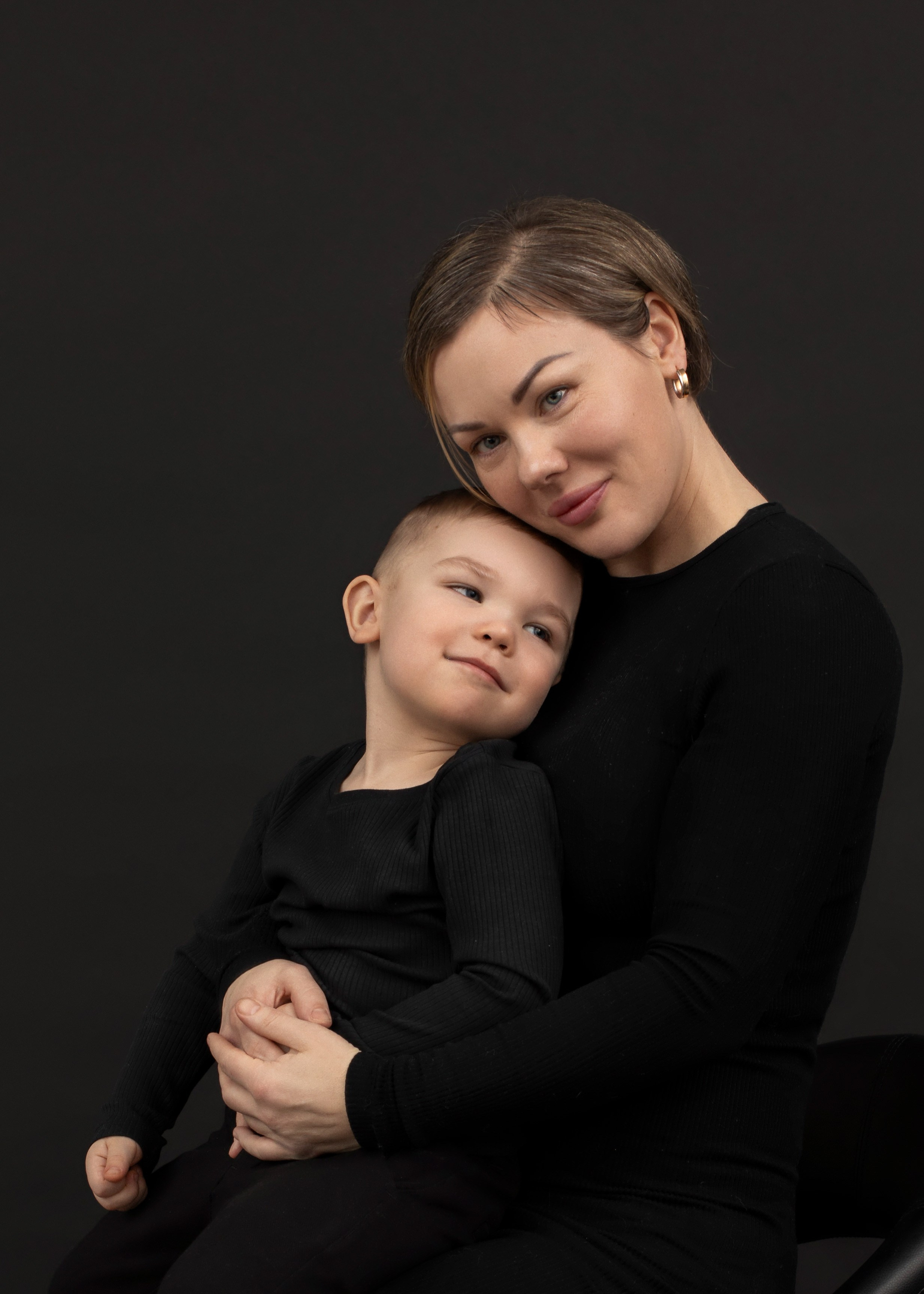 Koko perhe. Ekaterina Mansur, muotokuvafotografi Suomessa (Helsingissä ja Uudellam