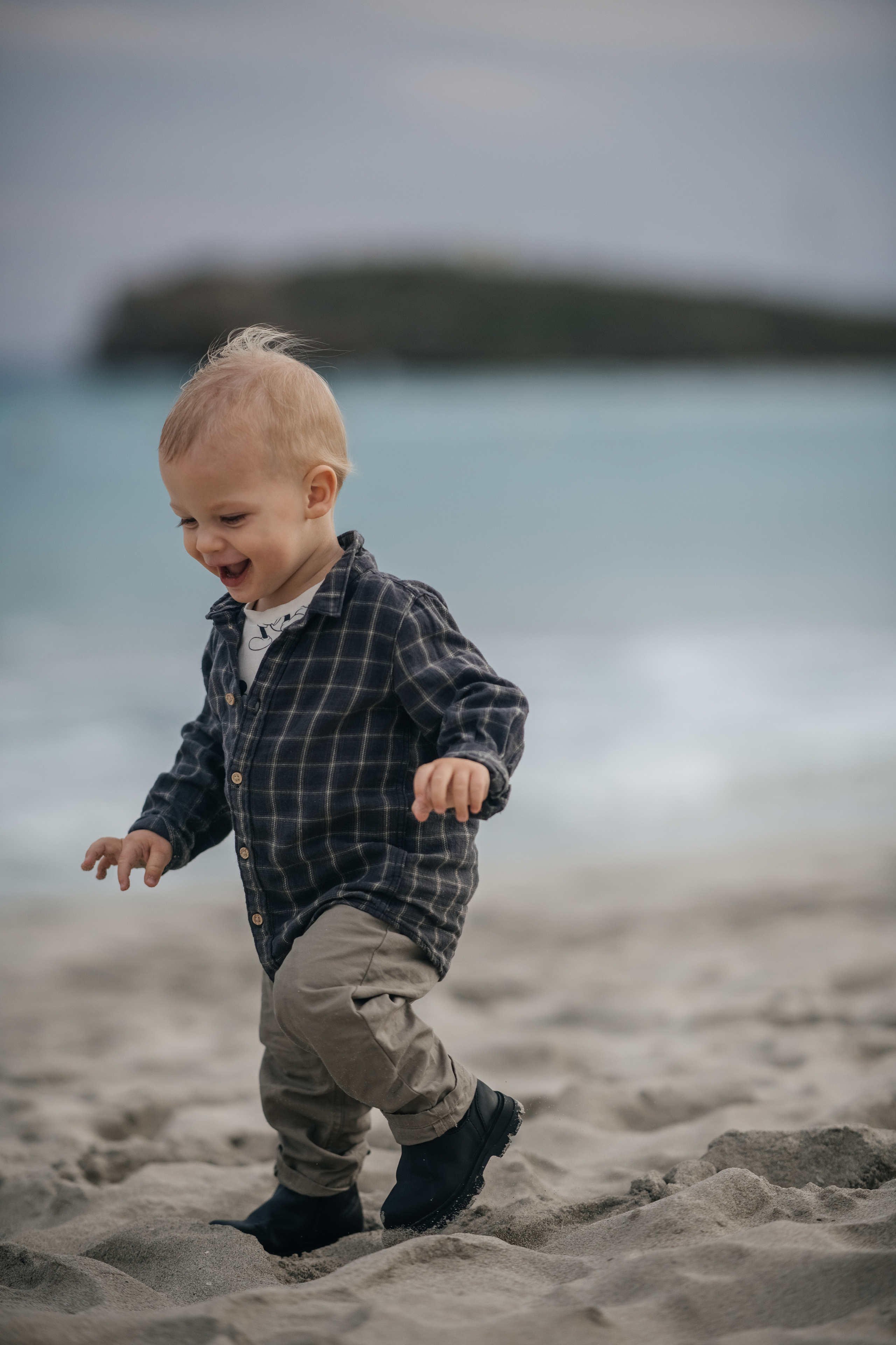 На пляже Нисси Бич. Фотограф на Кипре