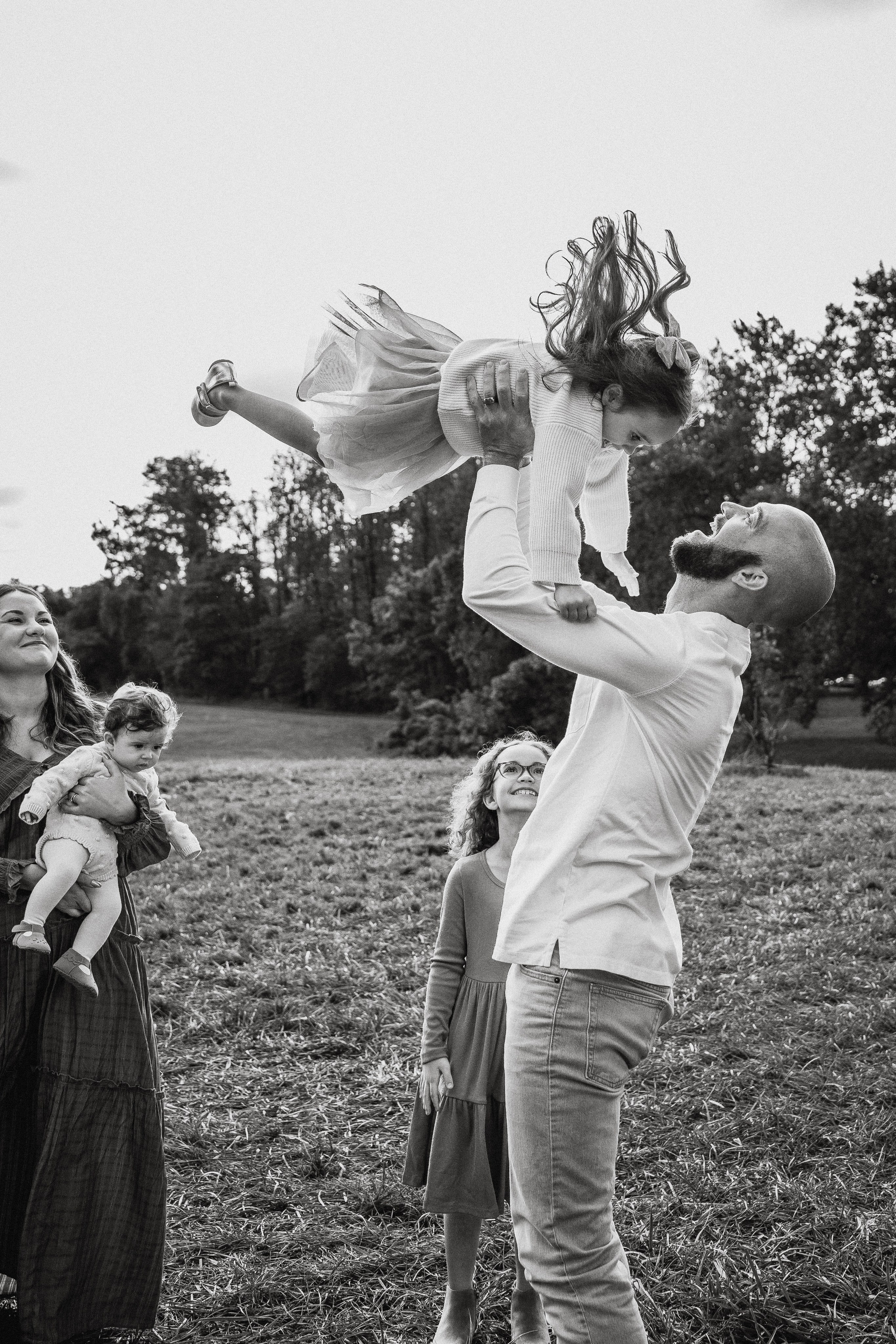 Outdoor Family Photography – Natural & Relaxed Portraits. Alisa Tant — Family and newborn photographer Bucks County, Montgomery county, Philadelphia, NJ