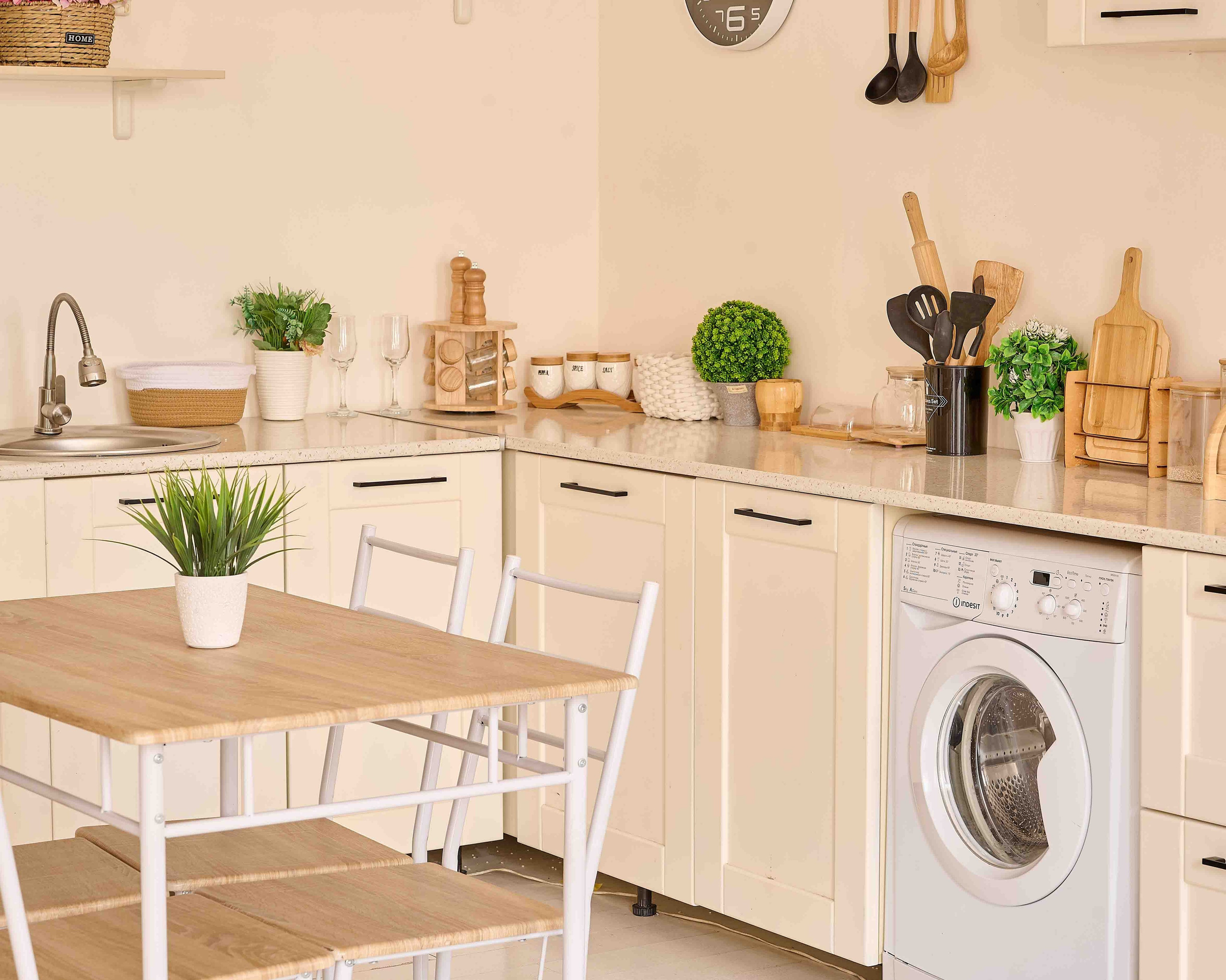 Зал «Home» — (ул.Бабура, 73Б). 2astudio.uz