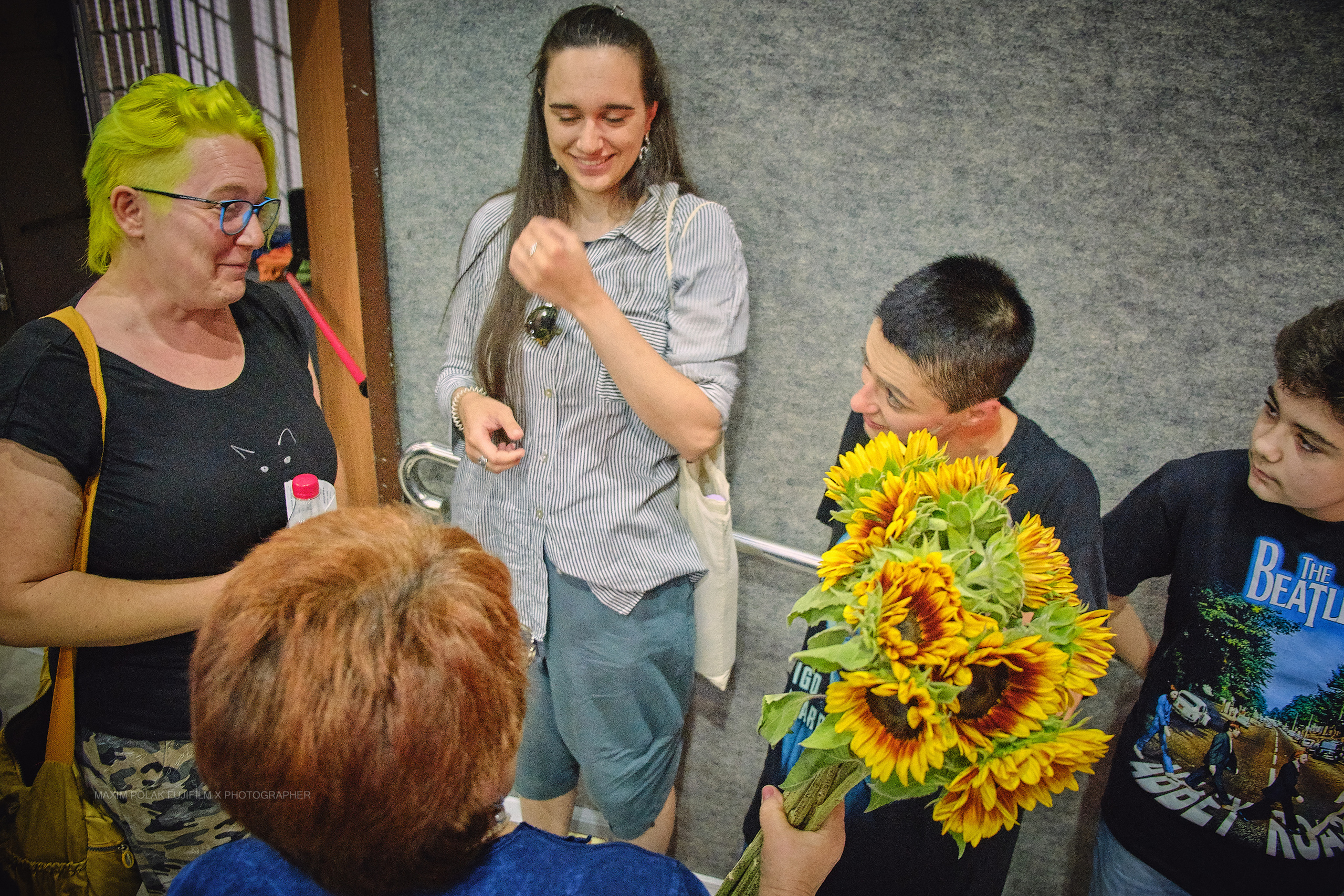 Theater inoi. Middle East Photo Agency סוכנות צילום המזרח התיכון — צילום מקצועי והדפסת מגנטים לאירועים