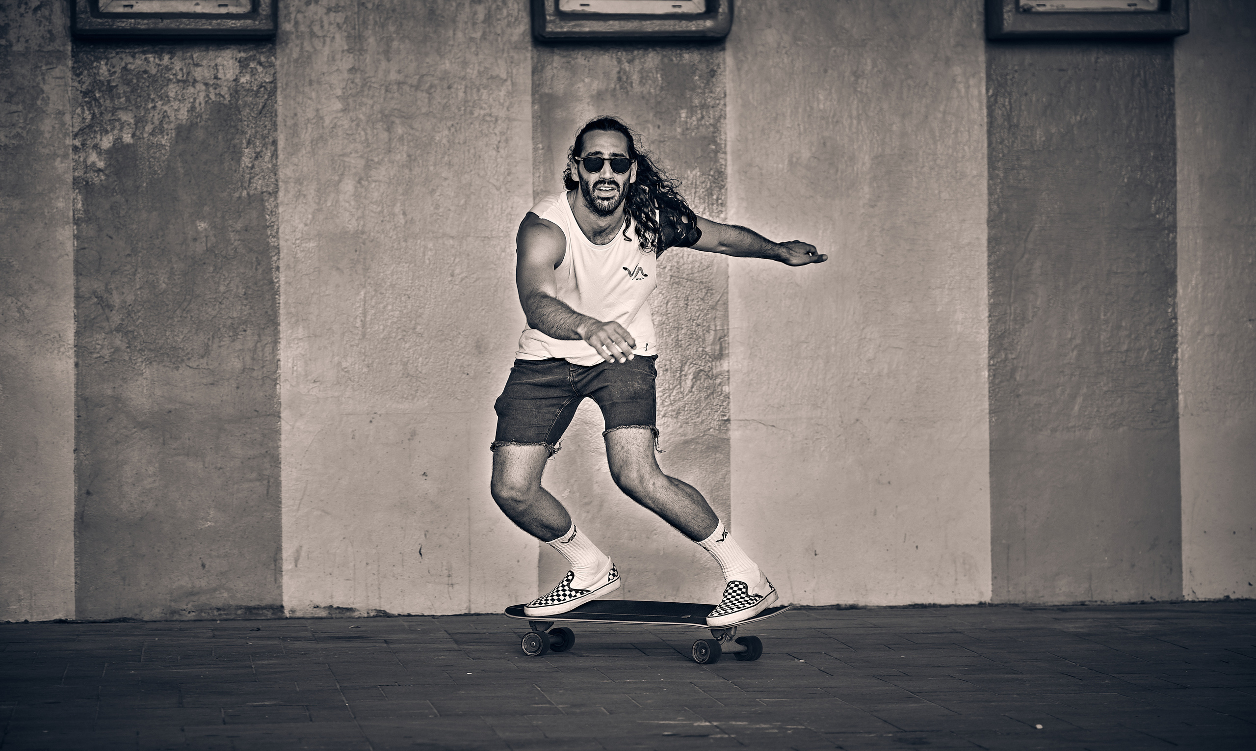 Ron. Tel Aviv Street. Middle East Photo Agency — Свадьбы, Бар и Бат-мицва, Брит, Театр, Магниты, Портреты