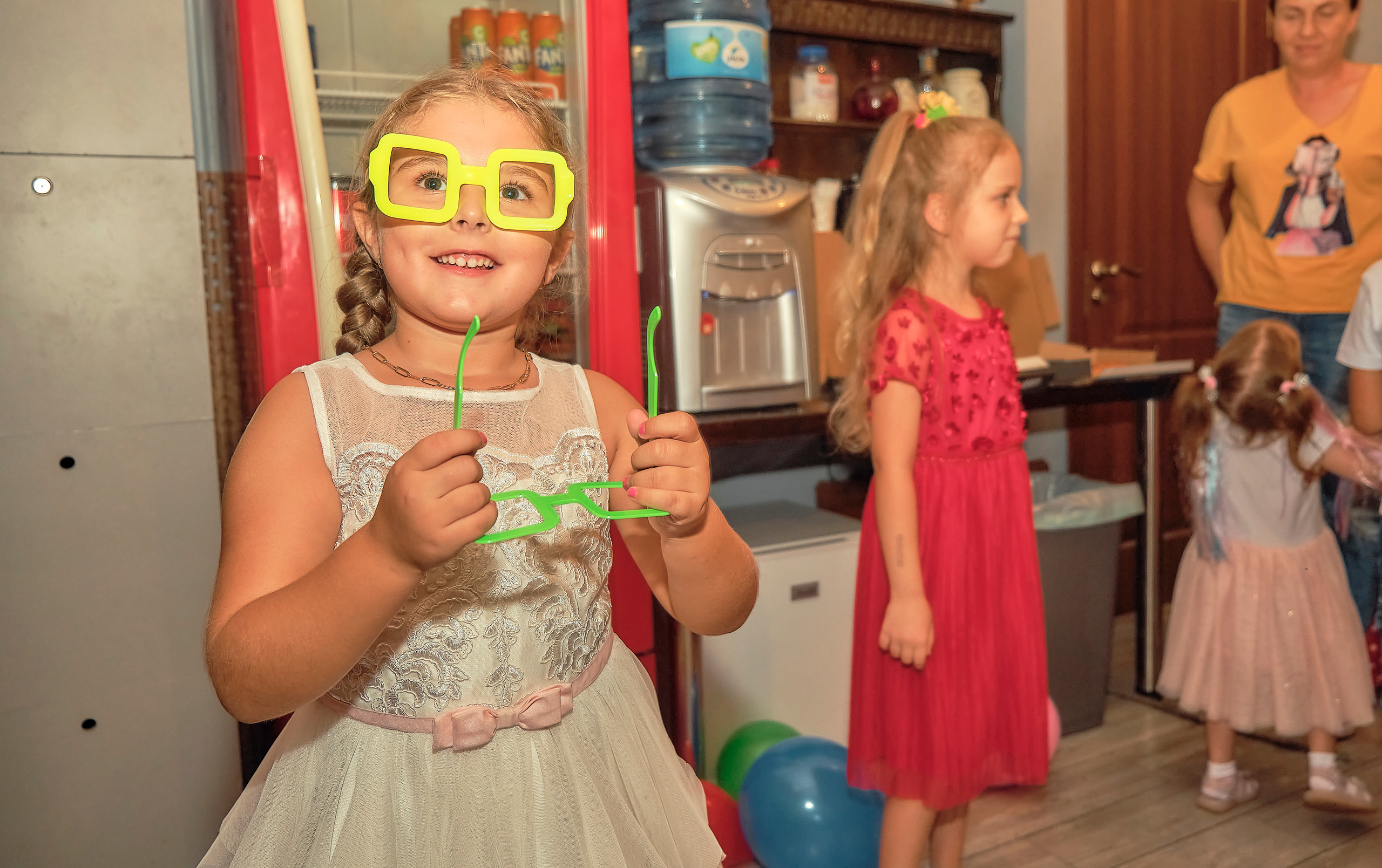 Birthday Party. Middle East Photo Agency — Weddings, Bar & Bat Mitzvahs, Brit Milah, Theater, Magnets, Portraits