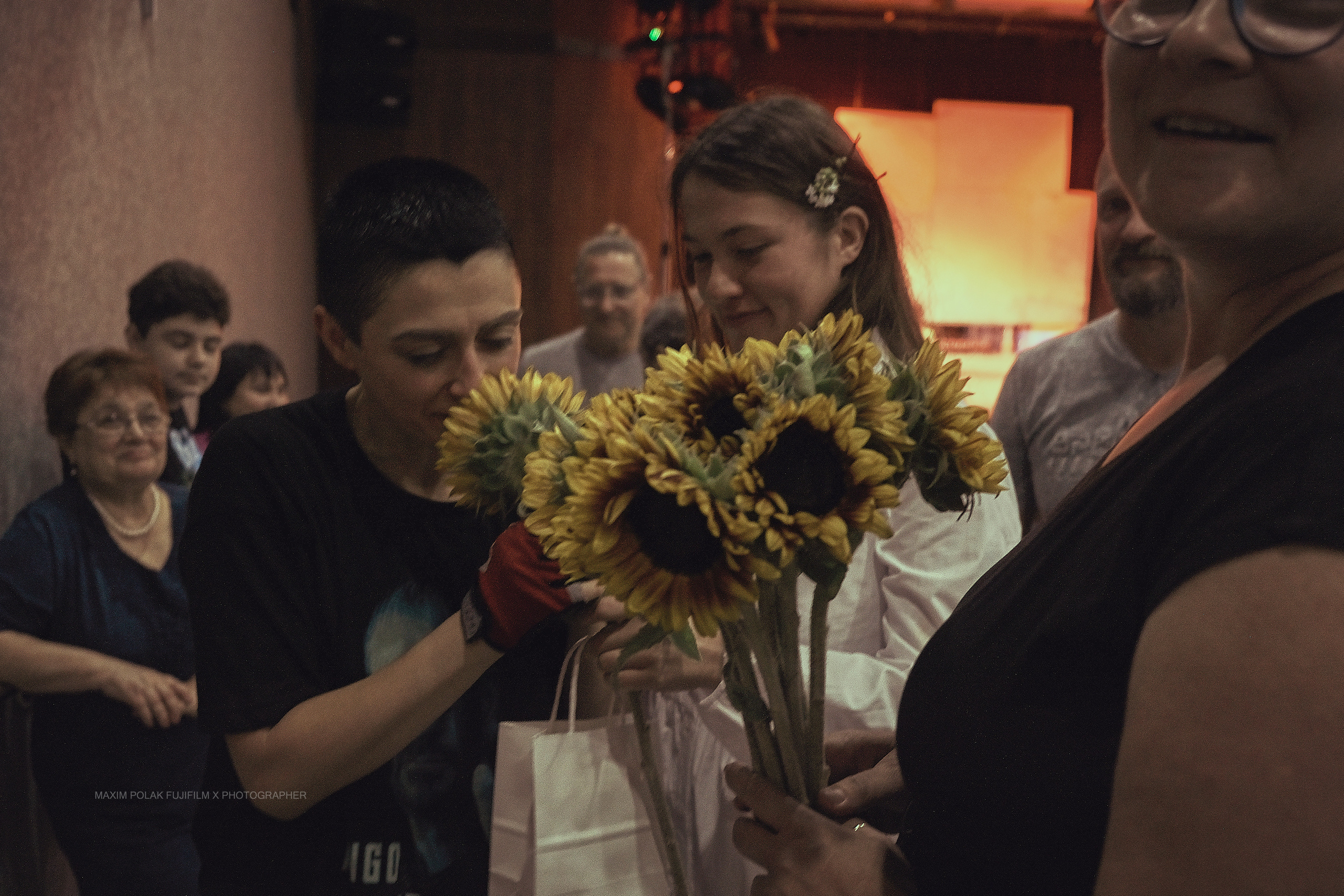 Theater inoi. Middle East Photo Agency סוכנות צילום המזרח התיכון — צילום מקצועי והדפסת מגנטים לאירועים