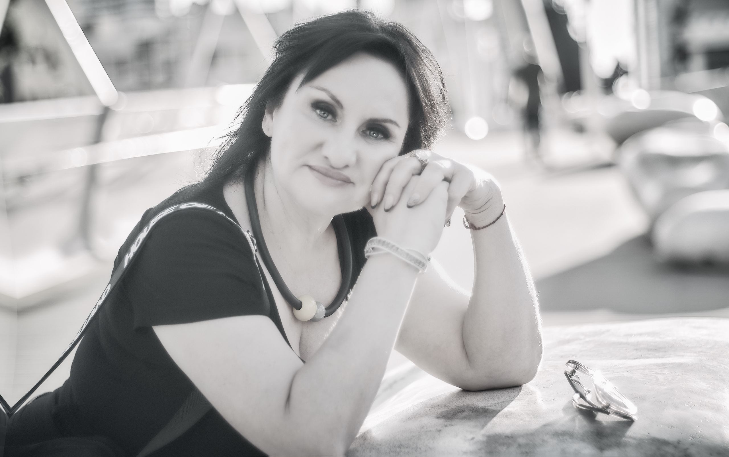 Oksana. Middle East Photo Agency סוכנות צילום המזרח התיכון — צילום מקצועי והדפסת מגנטים לאירועים