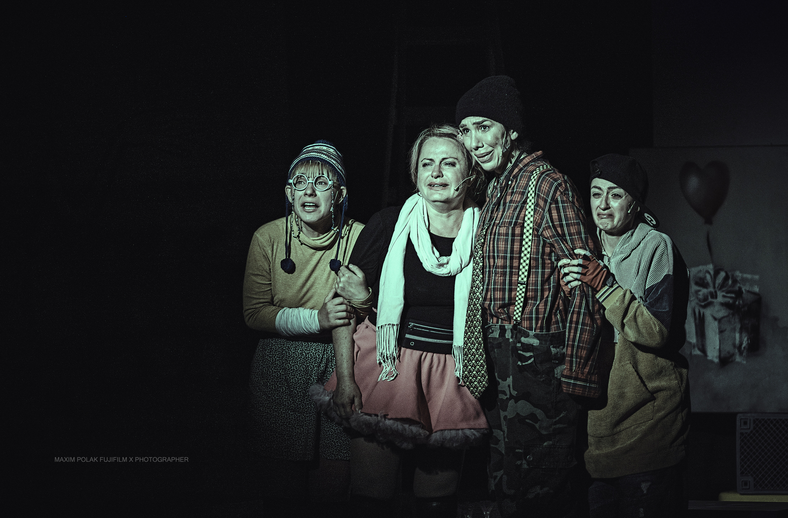 Theater inoi. Middle East Photo Agency סוכנות צילום המזרח התיכון — צילום מקצועי והדפסת מגנטים לאירועים