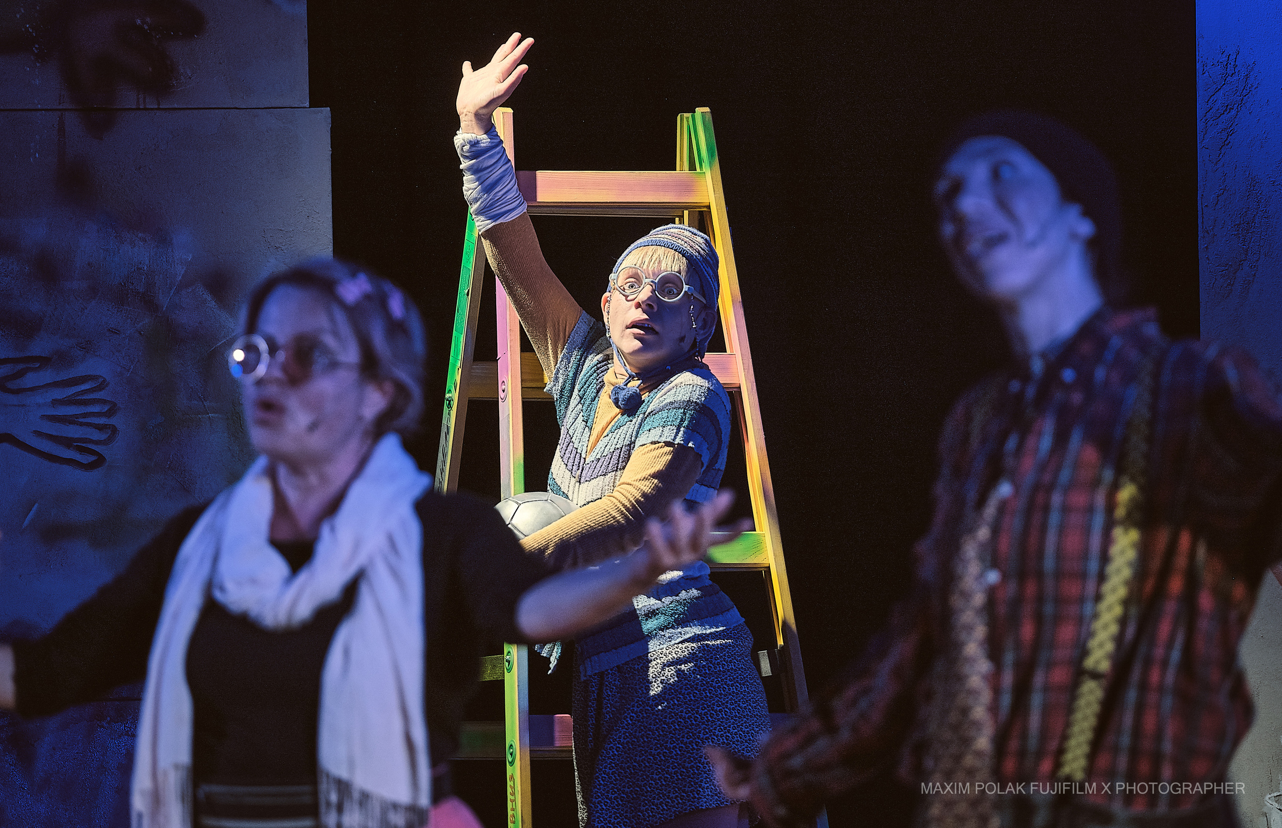 Theater inoi. Middle East Photo Agency סוכנות צילום המזרח התיכון — צילום מקצועי והדפסת מגנטים לאירועים