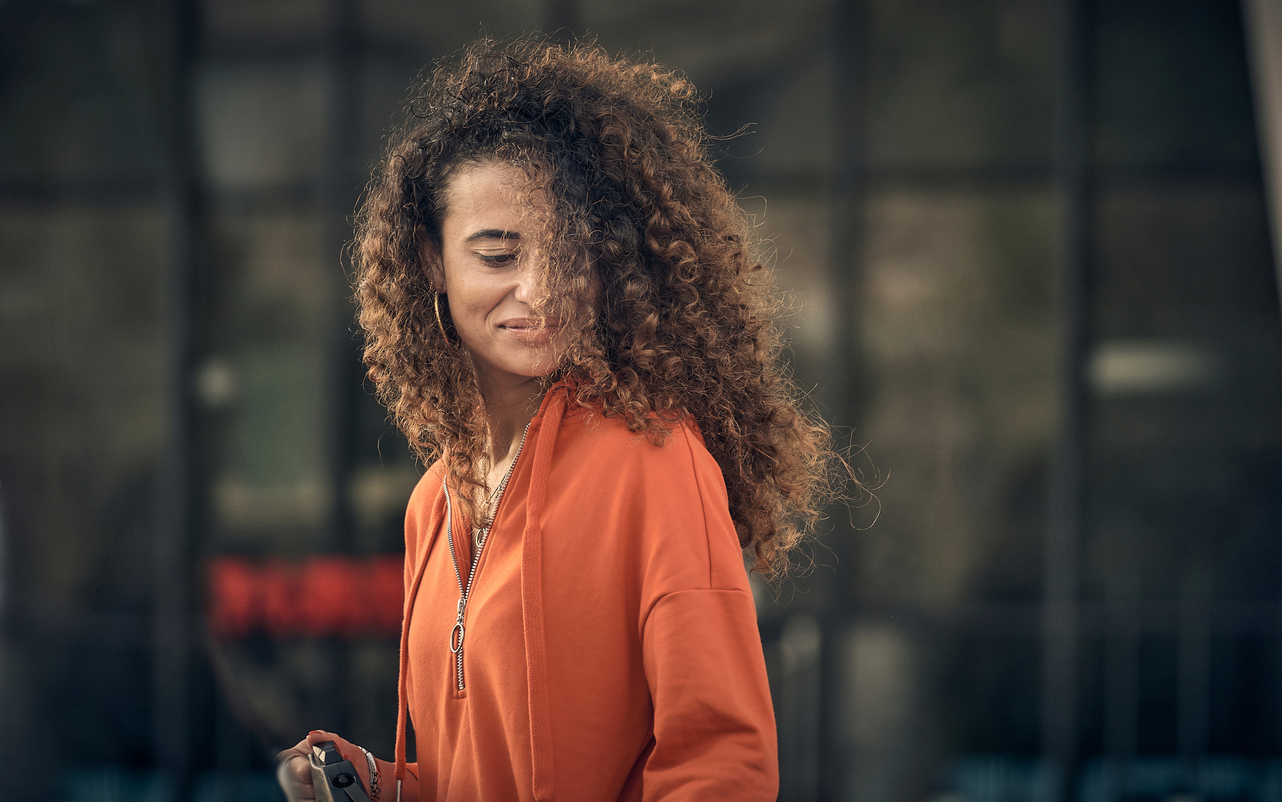 Ron. Tel Aviv Street. Middle East Photo Agency — Свадьбы, Бар и Бат-мицва, Брит, Театр, Магниты, Портреты