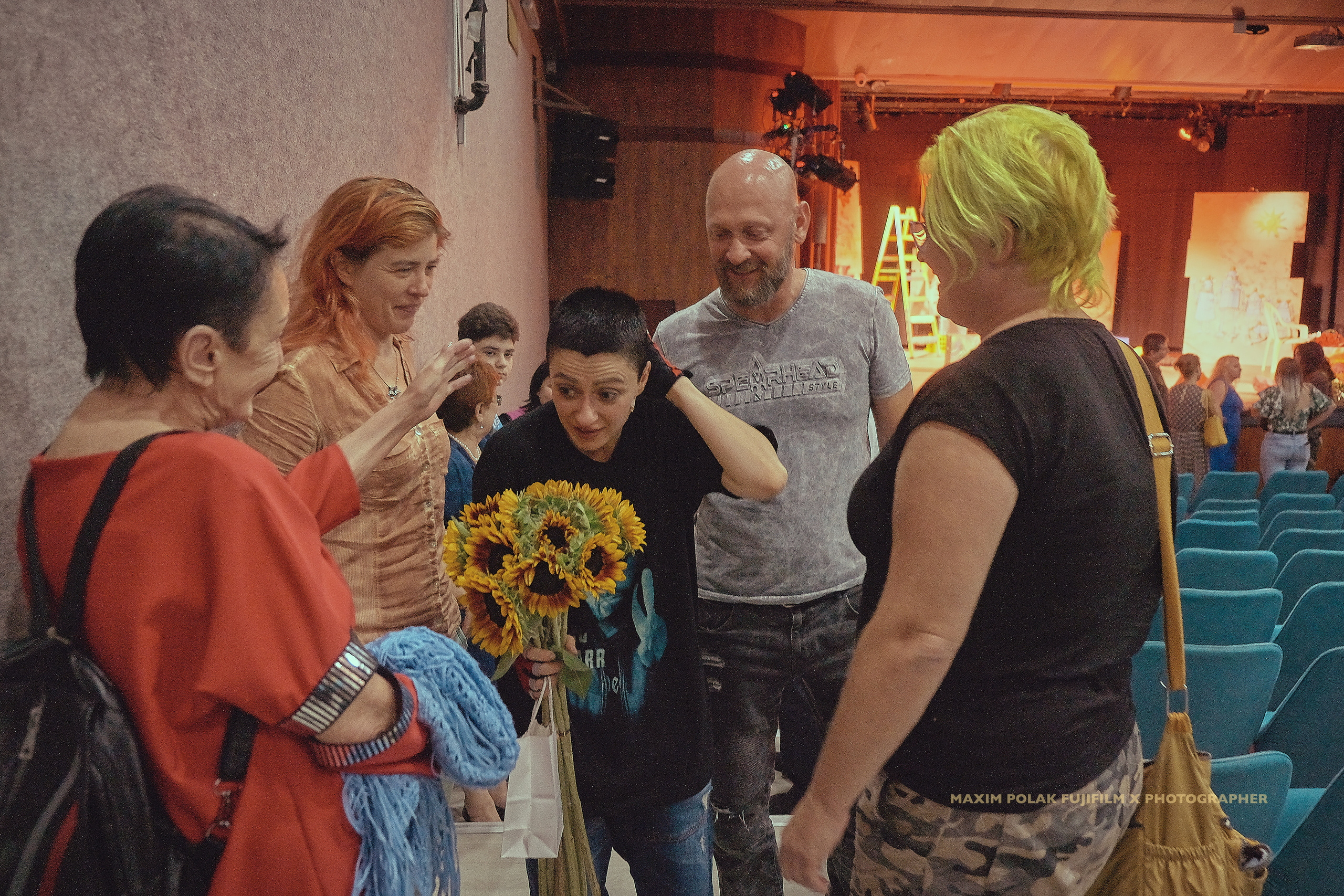 Theater inoi. Middle East Photo Agency סוכנות צילום המזרח התיכון — צילום מקצועי והדפסת מגנטים לאירועים