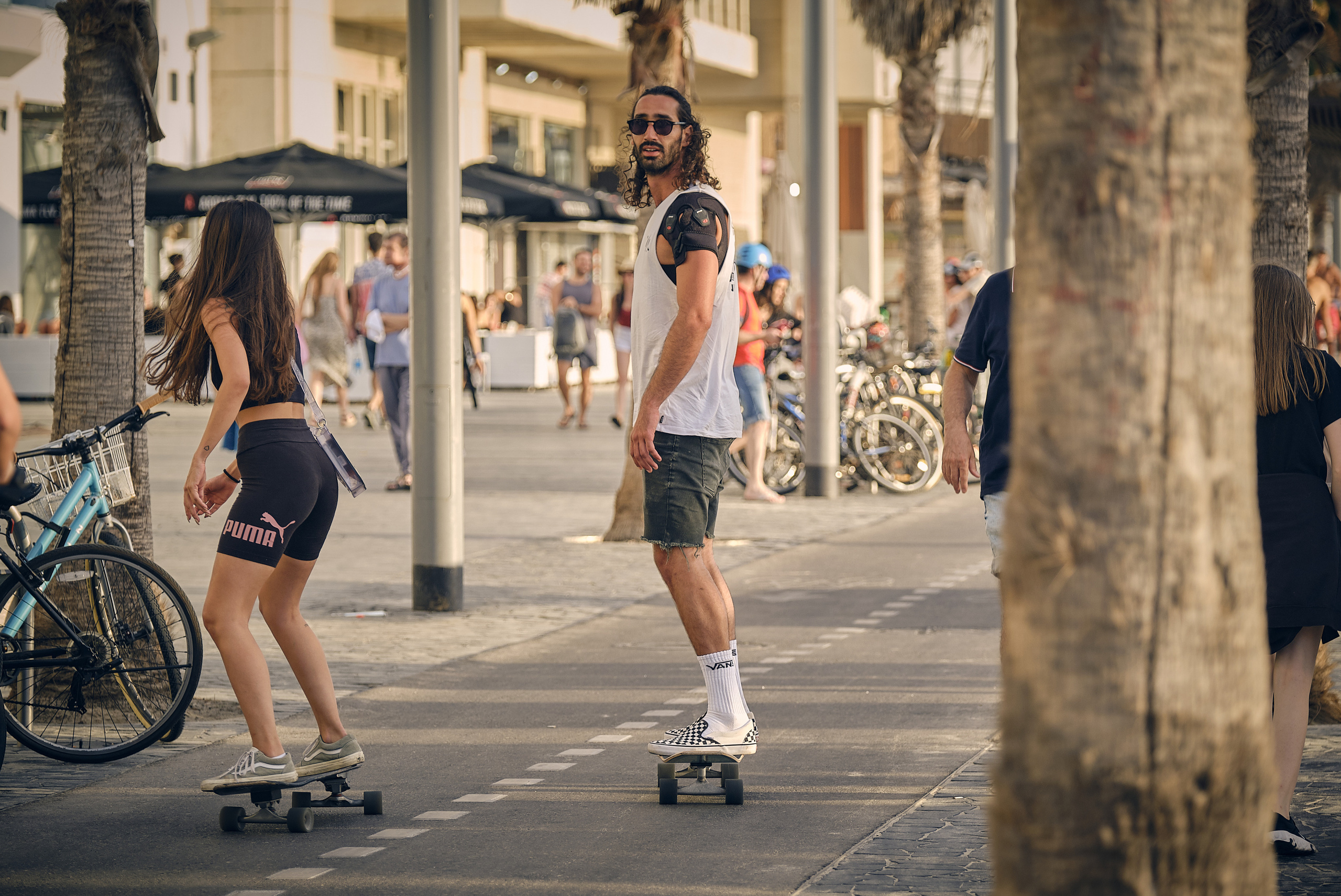 Ron. Tel Aviv Street. Middle East Photo Agency — Свадьбы, Бар и Бат-мицва, Брит, Театр, Магниты, Портреты