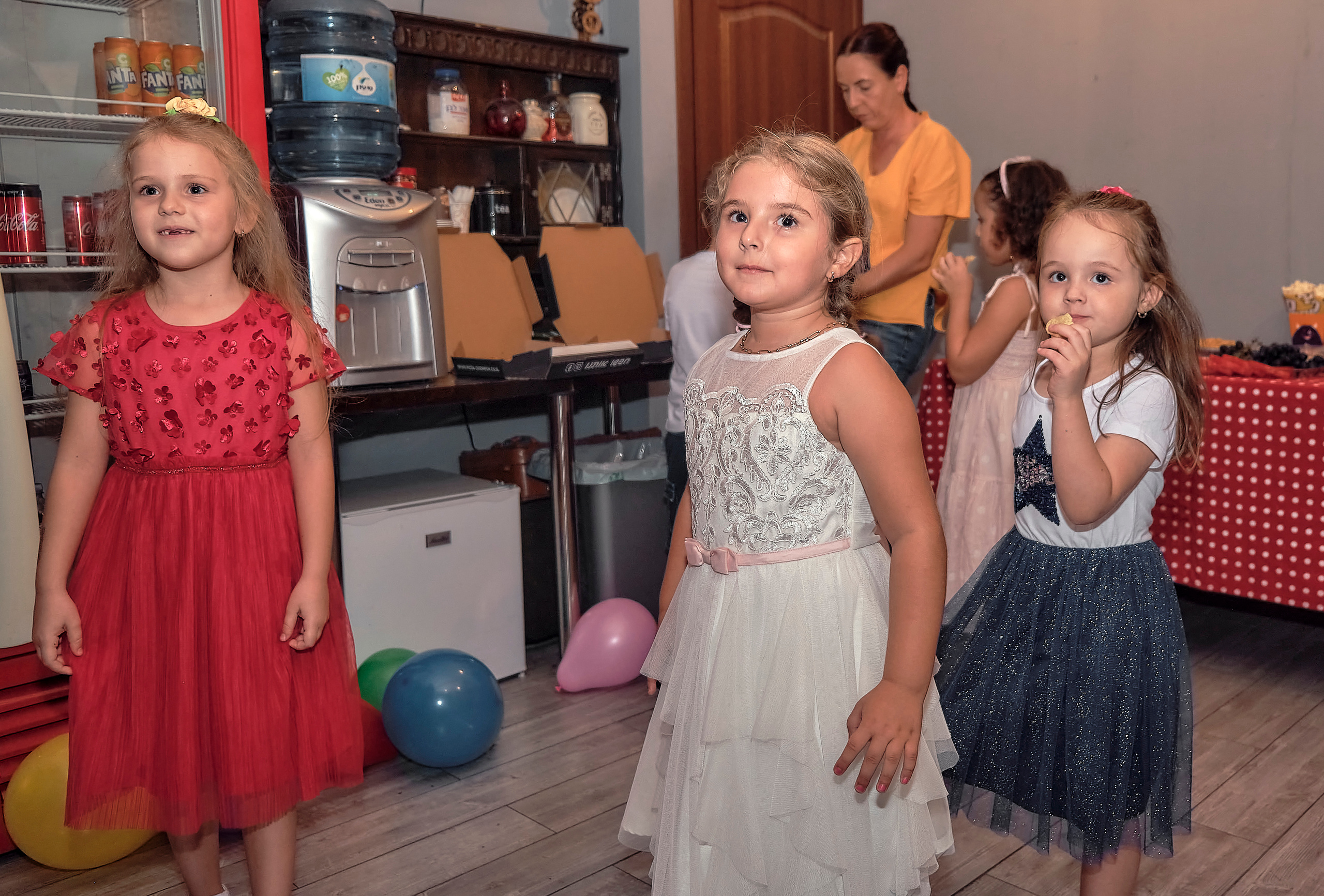 Birthday Party. Middle East Photo Agency — Weddings, Bar & Bat Mitzvahs, Brit Milah, Theater, Magnets, Portraits