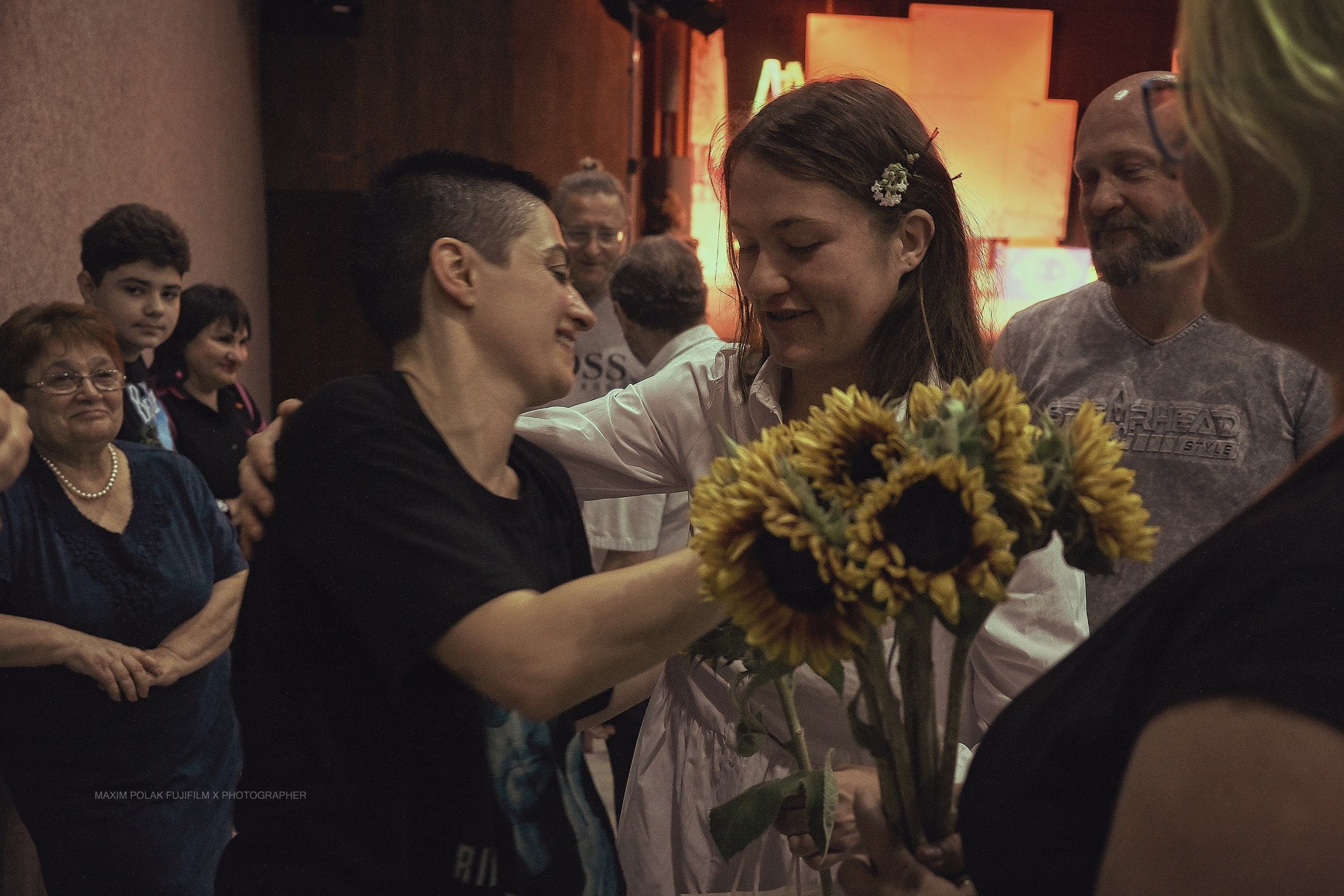 Theater inoi. Middle East Photo Agency סוכנות צילום המזרח התיכון — צילום מקצועי והדפסת מגנטים לאירועים