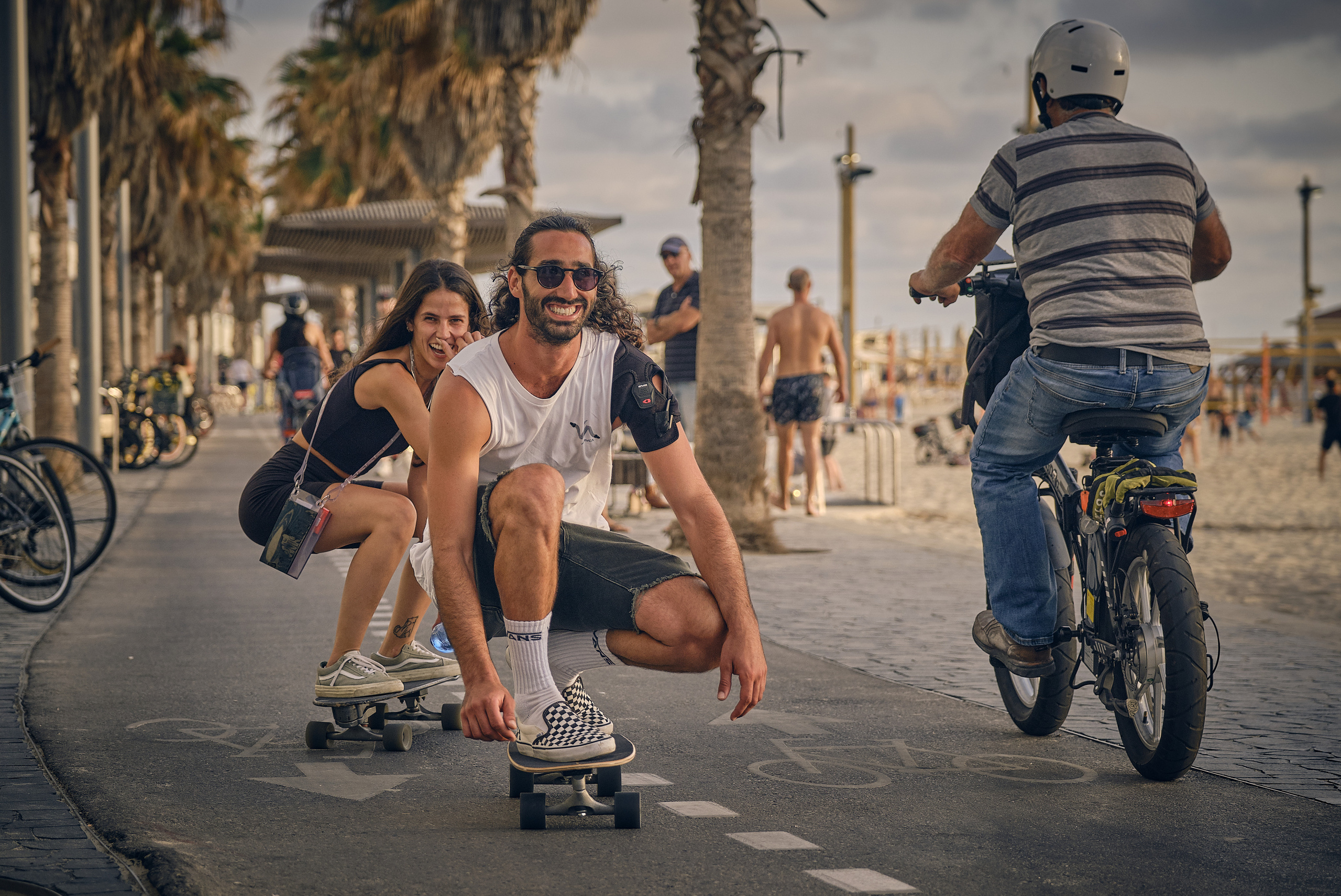 Ron. Tel Aviv Street. Middle East Photo Agency — Свадьбы, Бар и Бат-мицва, Брит, Театр, Магниты, Портреты