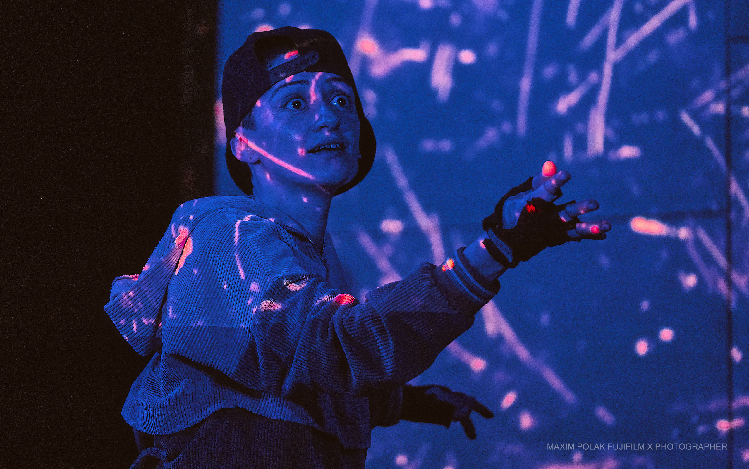 Theater inoi. Middle East Photo Agency סוכנות צילום המזרח התיכון — צילום מקצועי והדפסת מגנטים לאירועים