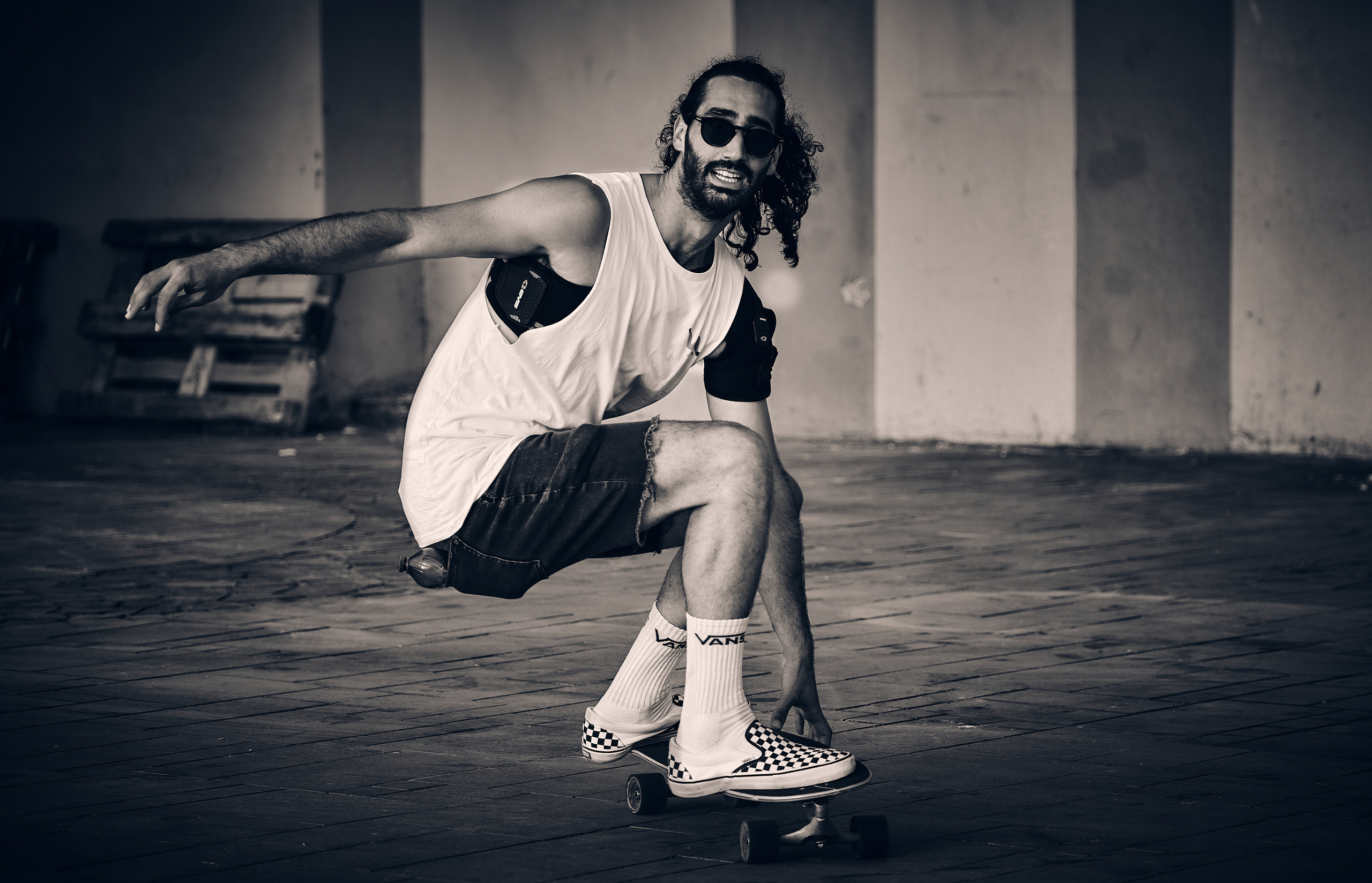 Ron. Tel Aviv Street. Middle East Photo Agency — Свадьбы, Бар и Бат-мицва, Брит, Театр, Магниты, Портреты