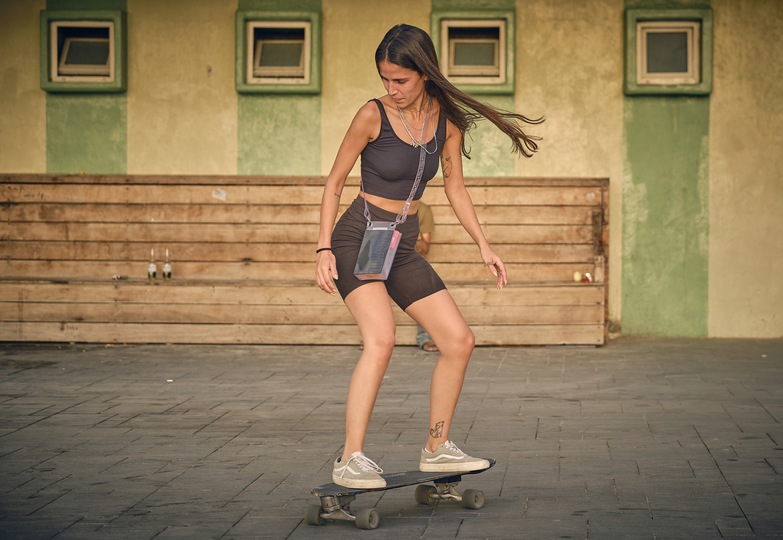 Ron. Tel Aviv Street. Middle East Photo Agency — Свадьбы, Бар и Бат-мицва, Брит, Театр, Магниты, Портреты