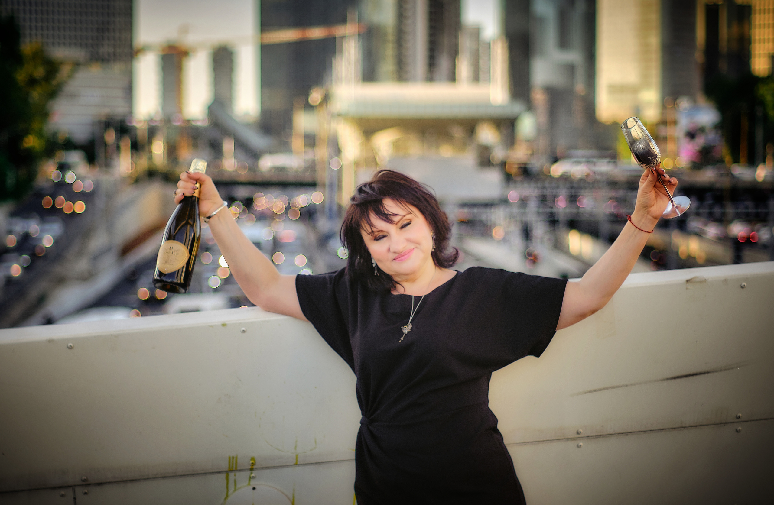 Oksana. Middle East Photo Agency סוכנות צילום המזרח התיכון — צילום מקצועי והדפסת מגנטים לאירועים