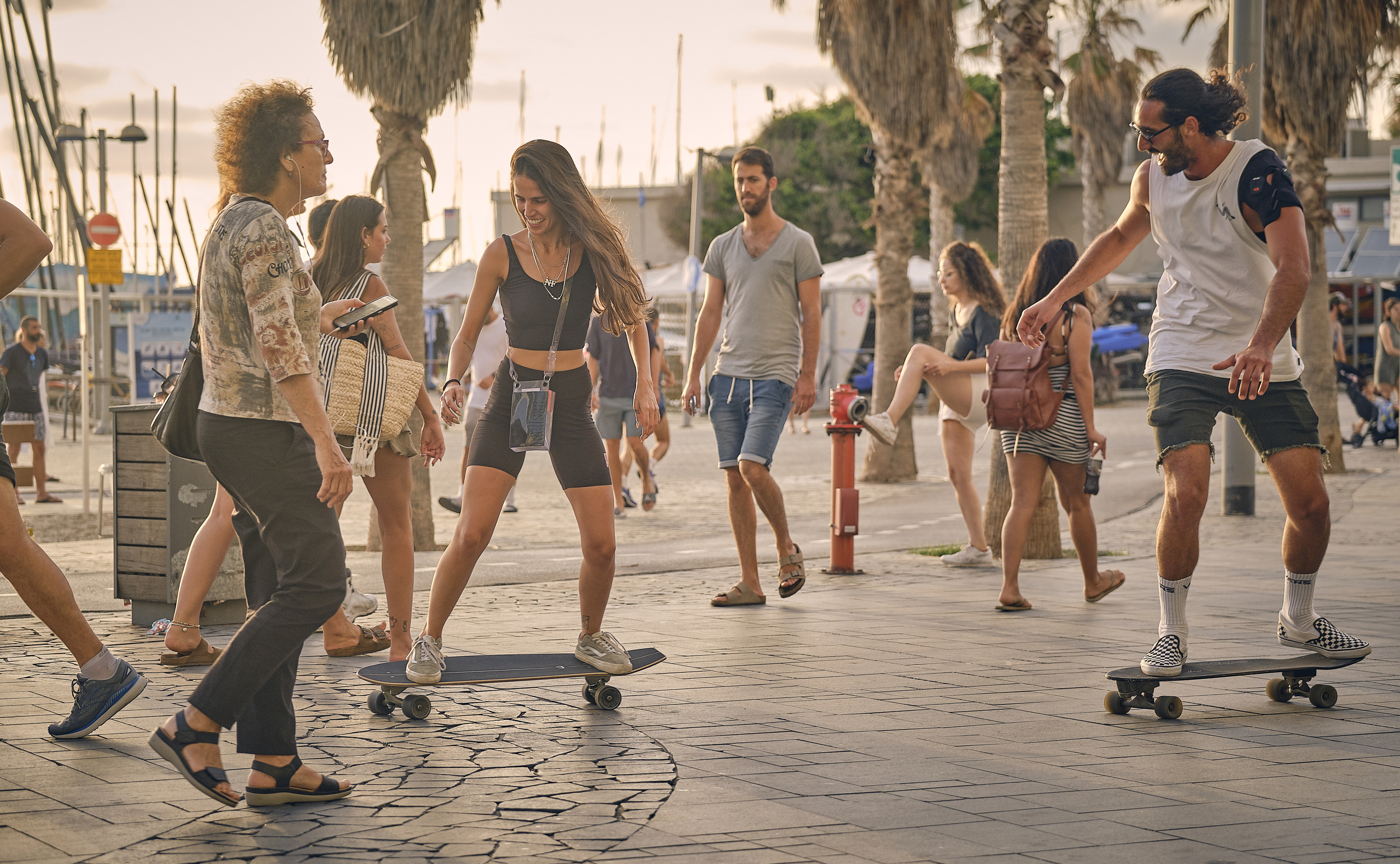 Ron. Tel Aviv Street. Middle East Photo Agency — Свадьбы, Бар и Бат-мицва, Брит, Театр, Магниты, Портреты