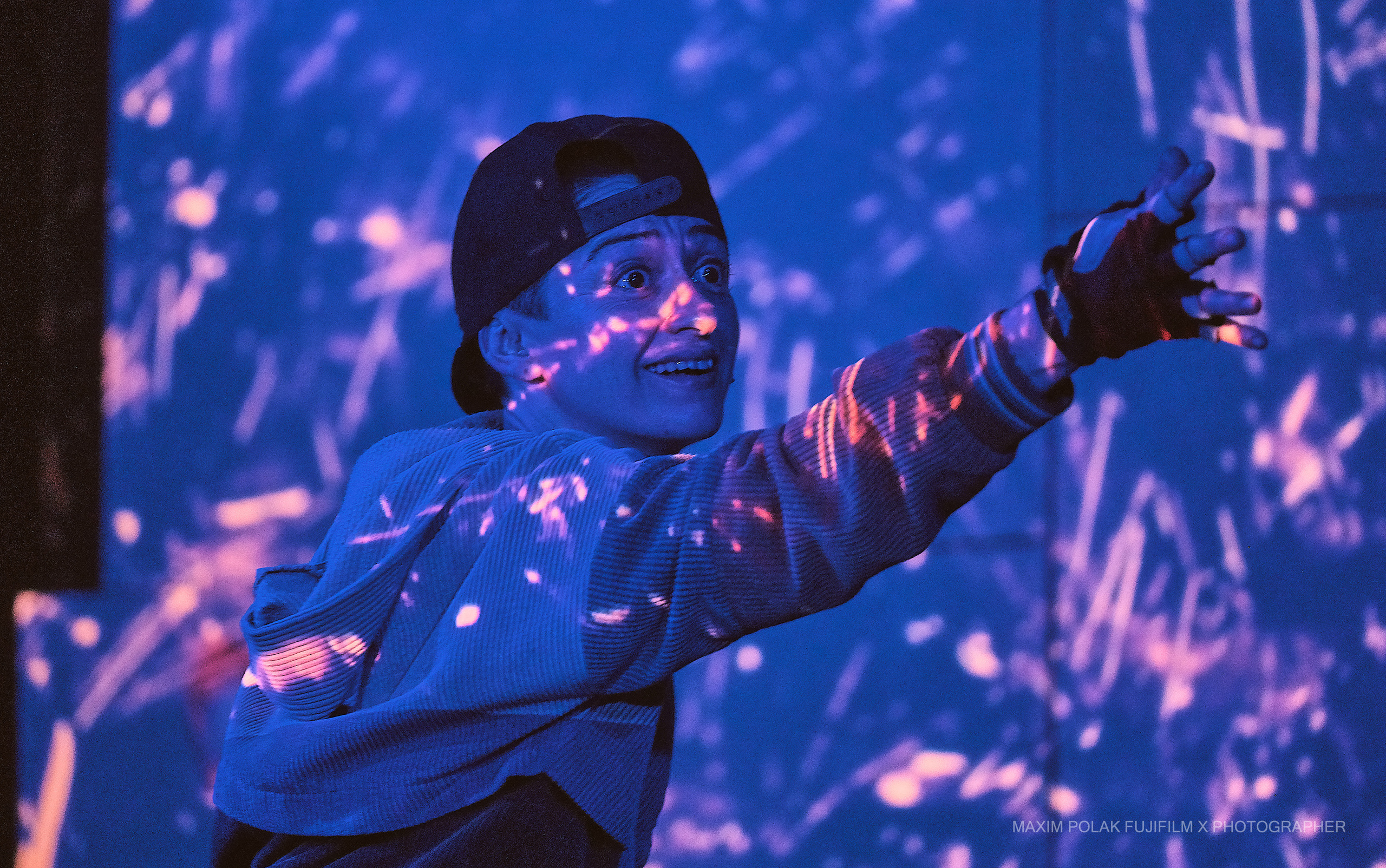 Theater inoi. Middle East Photo Agency סוכנות צילום המזרח התיכון — צילום מקצועי והדפסת מגנטים לאירועים