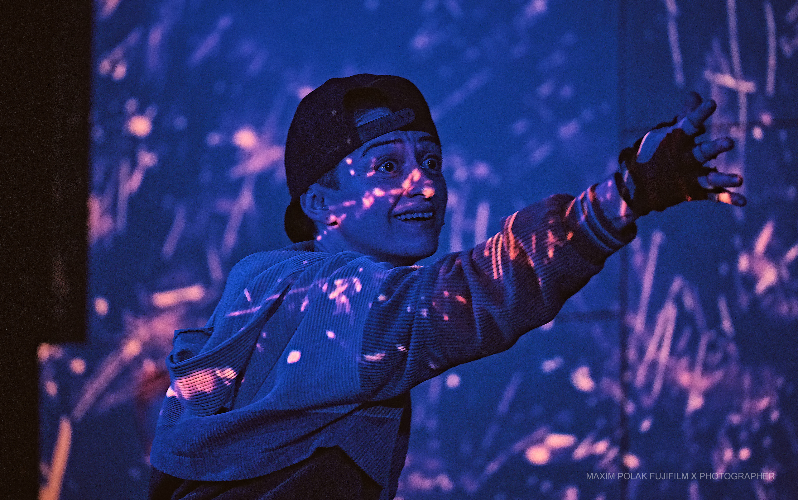 Theater inoi. Middle East Photo Agency סוכנות צילום המזרח התיכון — צילום מקצועי והדפסת מגנטים לאירועים