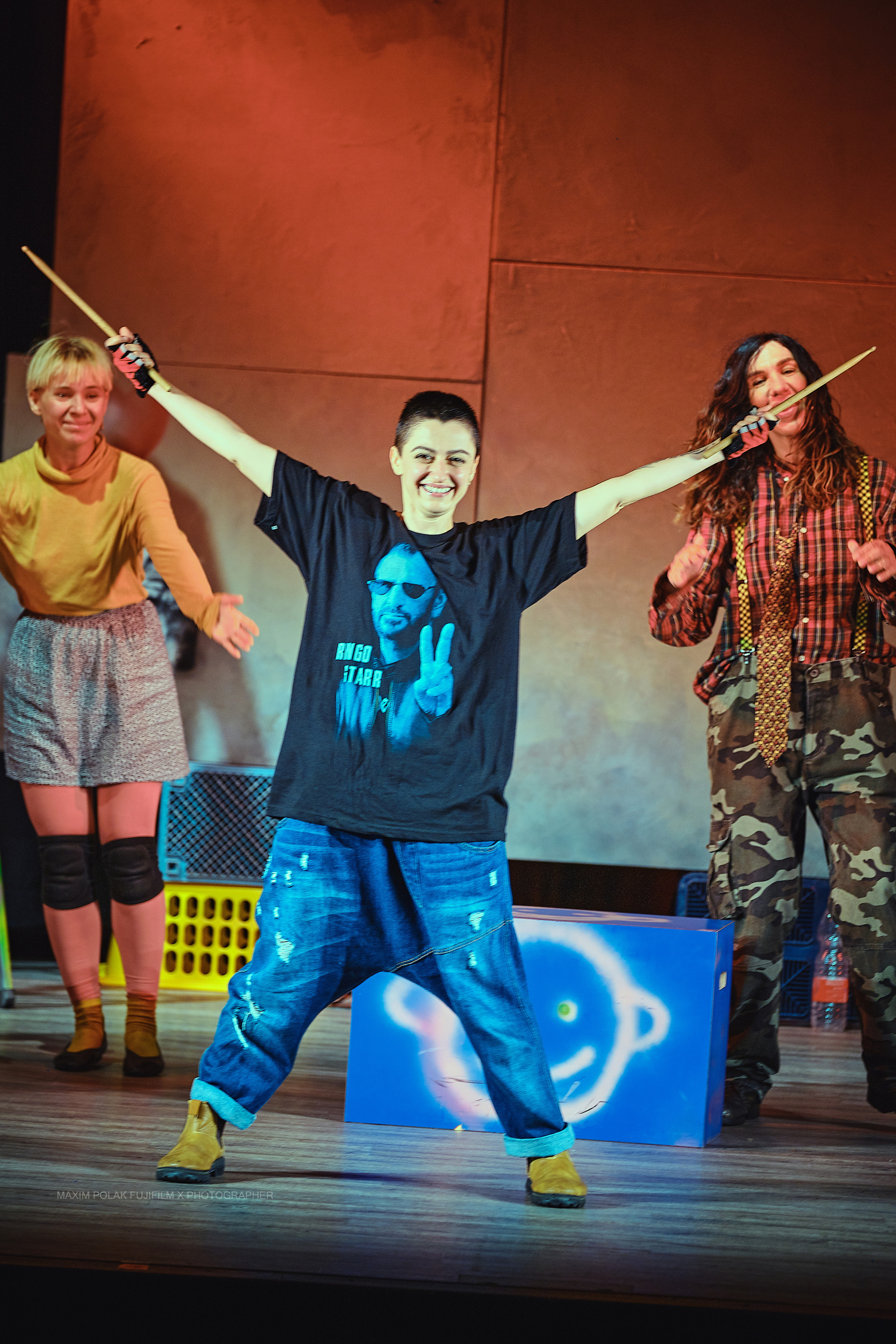 Theater inoi. Middle East Photo Agency סוכנות צילום המזרח התיכון — צילום מקצועי והדפסת מגנטים לאירועים