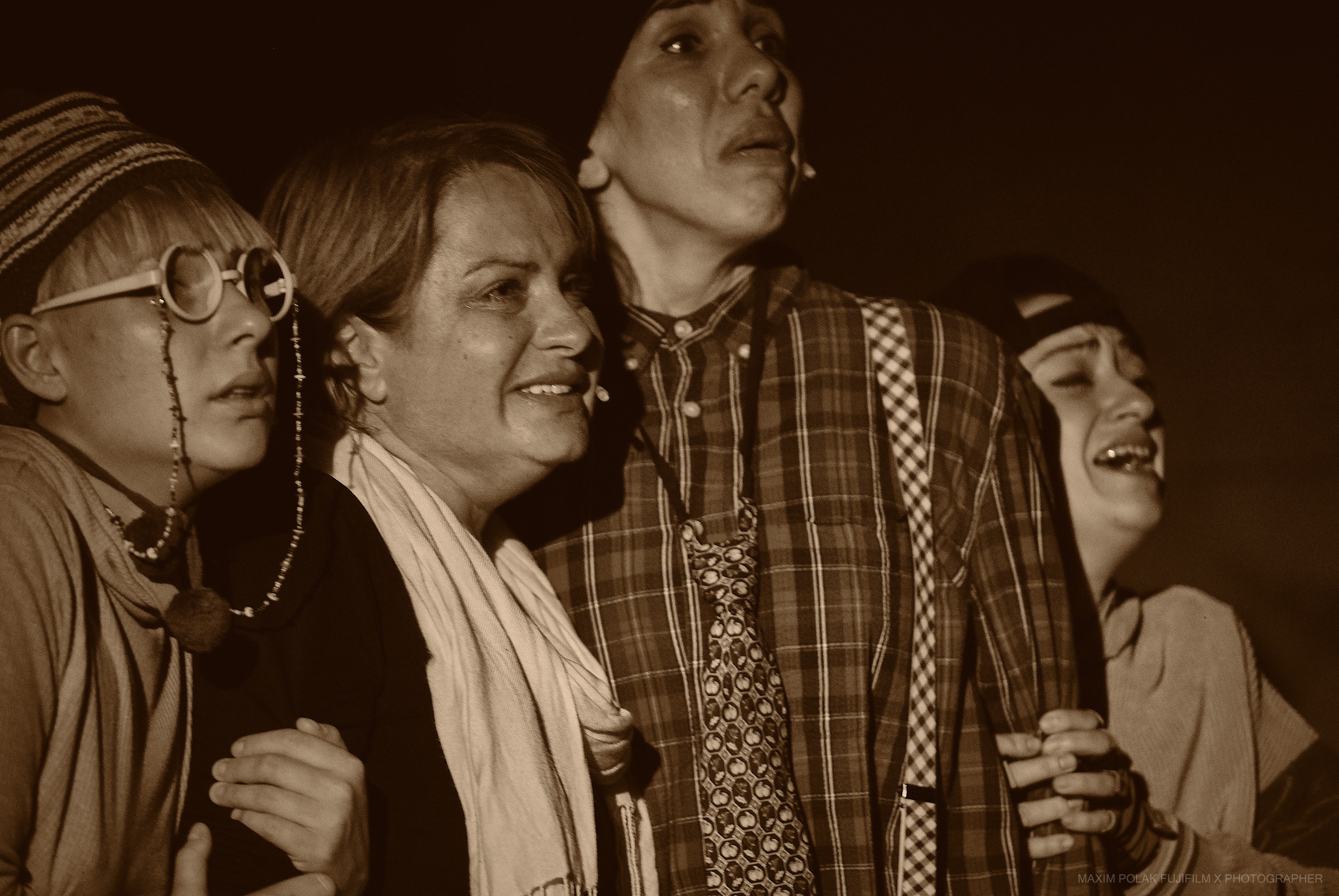 Theater inoi. Middle East Photo Agency סוכנות צילום המזרח התיכון — צילום מקצועי והדפסת מגנטים לאירועים