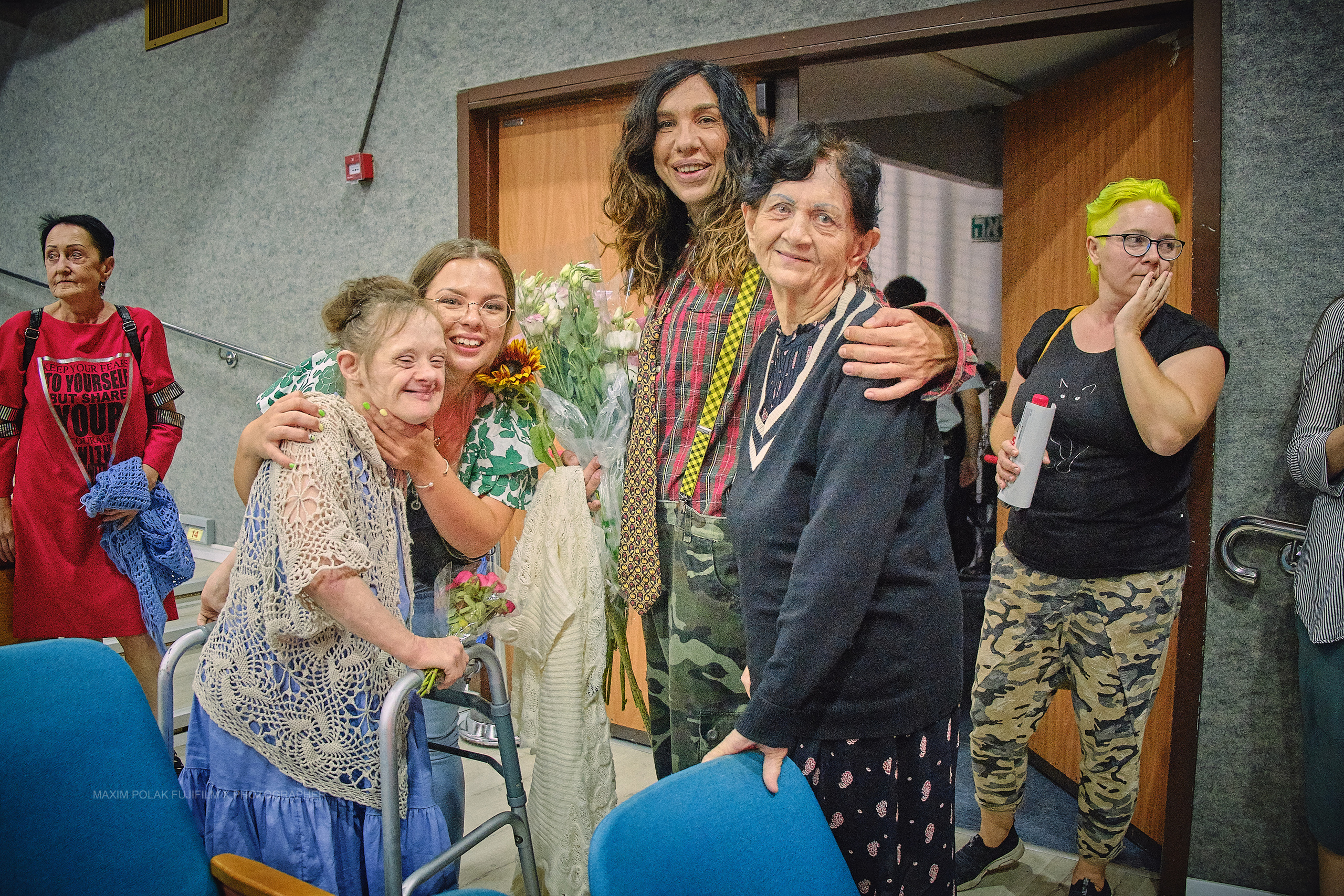 Theater inoi. Middle East Photo Agency סוכנות צילום המזרח התיכון — צילום מקצועי והדפסת מגנטים לאירועים