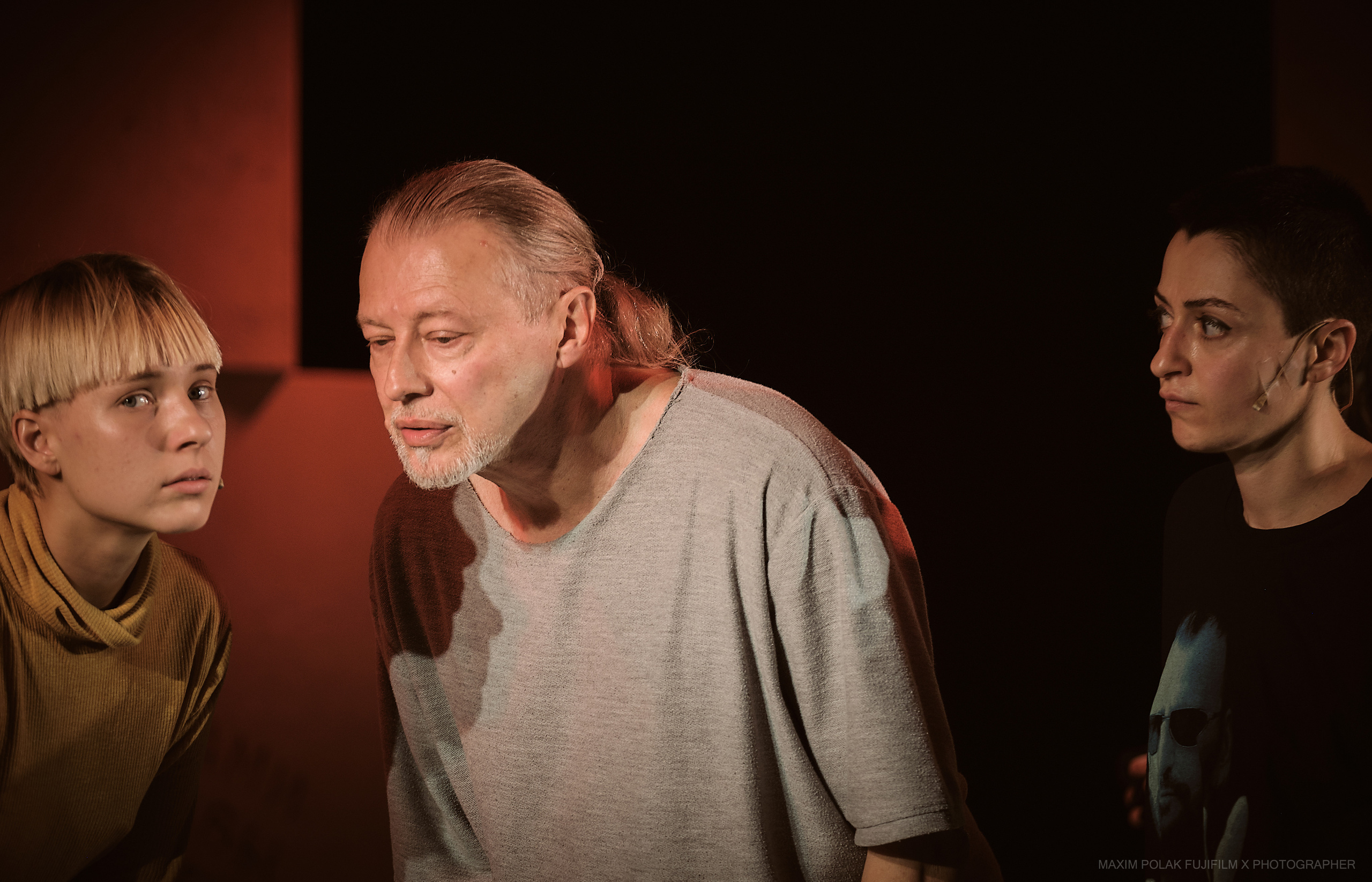 Theater inoi. Middle East Photo Agency סוכנות צילום המזרח התיכון — צילום מקצועי והדפסת מגנטים לאירועים