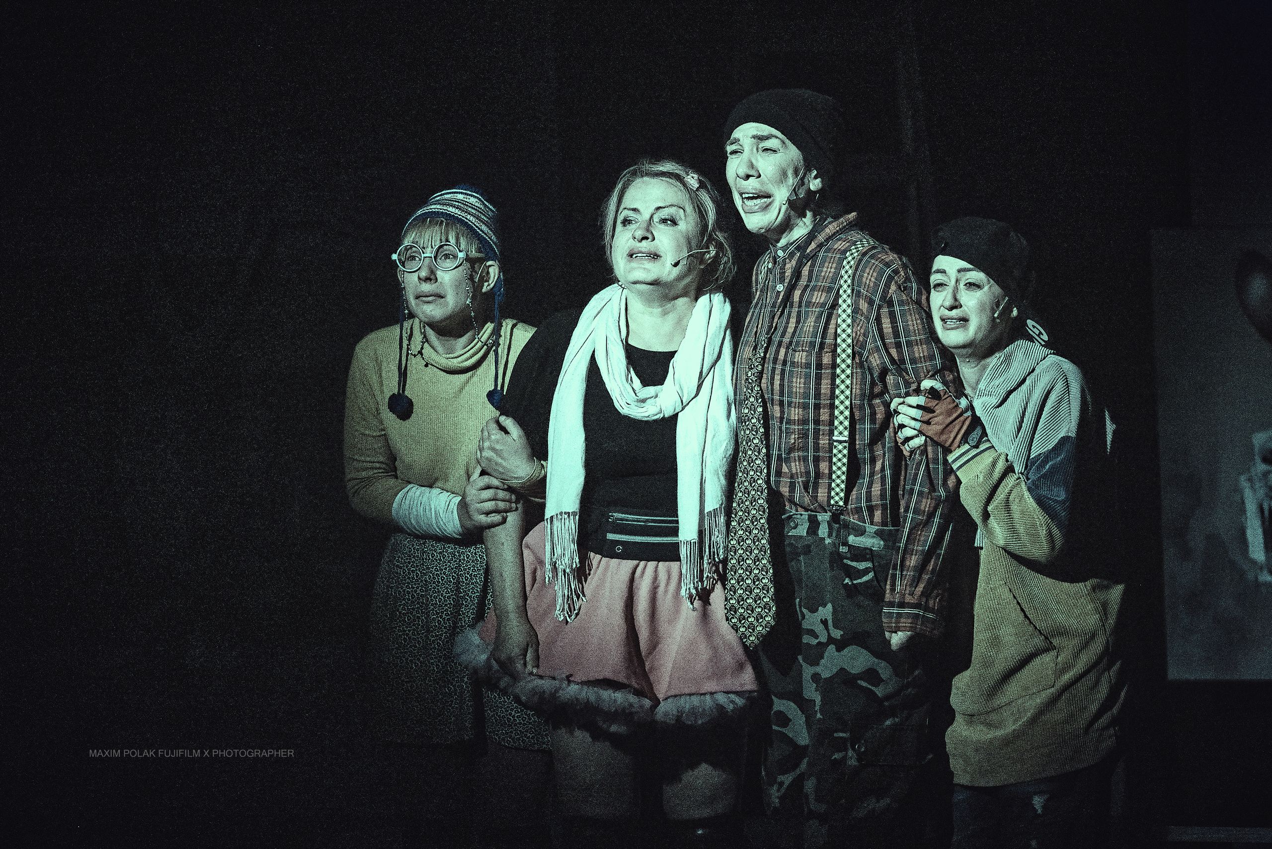 Theater inoi. Middle East Photo Agency סוכנות צילום המזרח התיכון — צילום מקצועי והדפסת מגנטים לאירועים