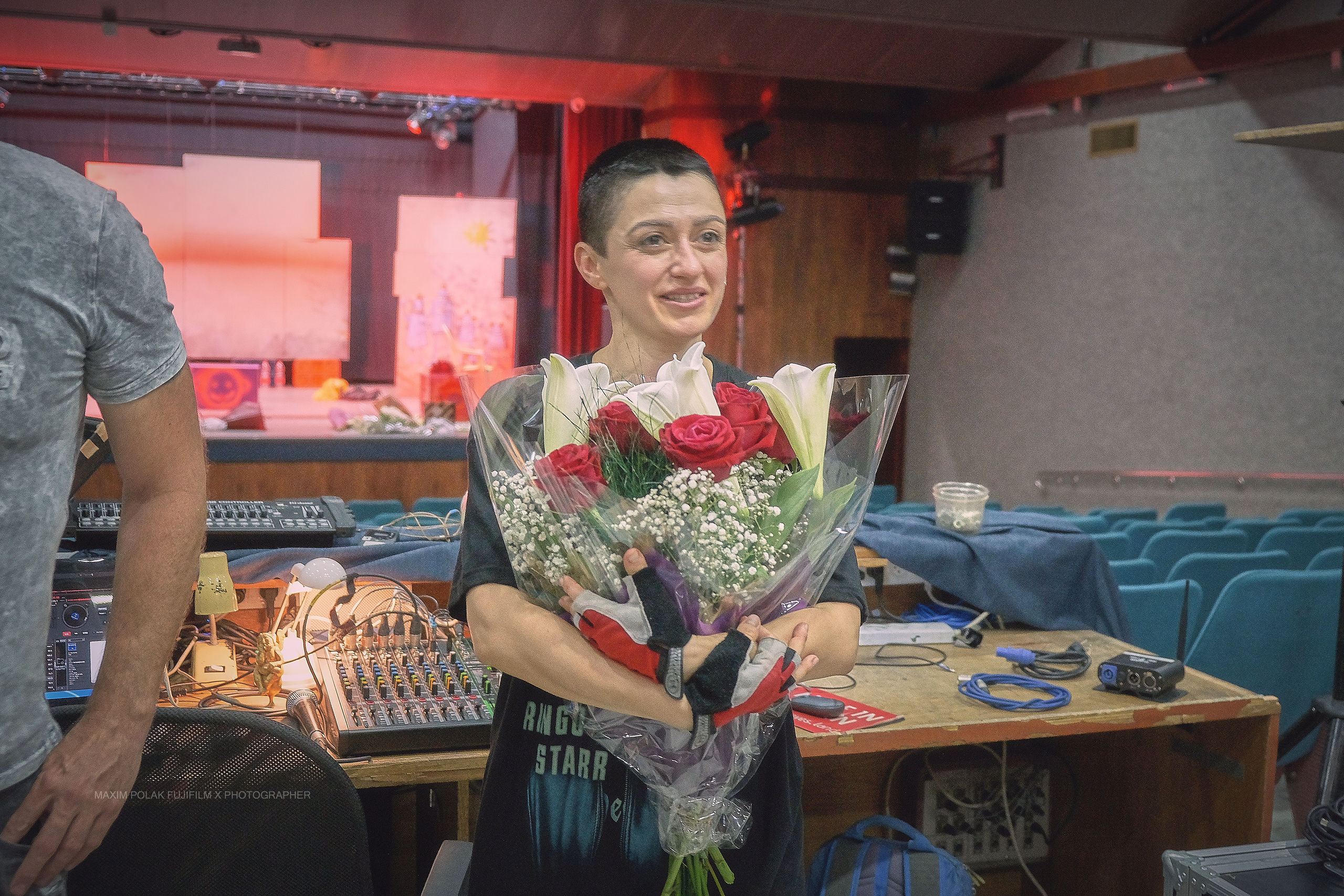 Theater inoi. Middle East Photo Agency סוכנות צילום המזרח התיכון — צילום מקצועי והדפסת מגנטים לאירועים